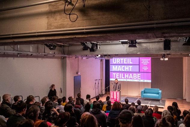 Welche Konsequenzen sind mit dem Richten über künstlerische Arbeiten verbunden? – Dies war eine der Fragen, die sich das sechste PAP-Branchentreffen stellte. Foto Mathias Völzke