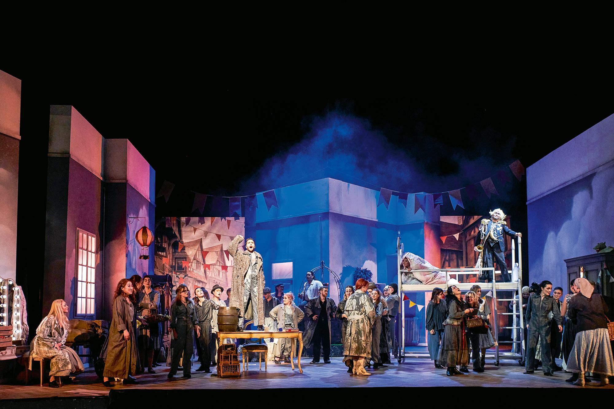 „Cinderella“ von Richard Rodgers/Oscar Hammerstein II, Regie Christian Thausing,  Bühne Hana Ramujkic im Wuppertaler Opernhaus
