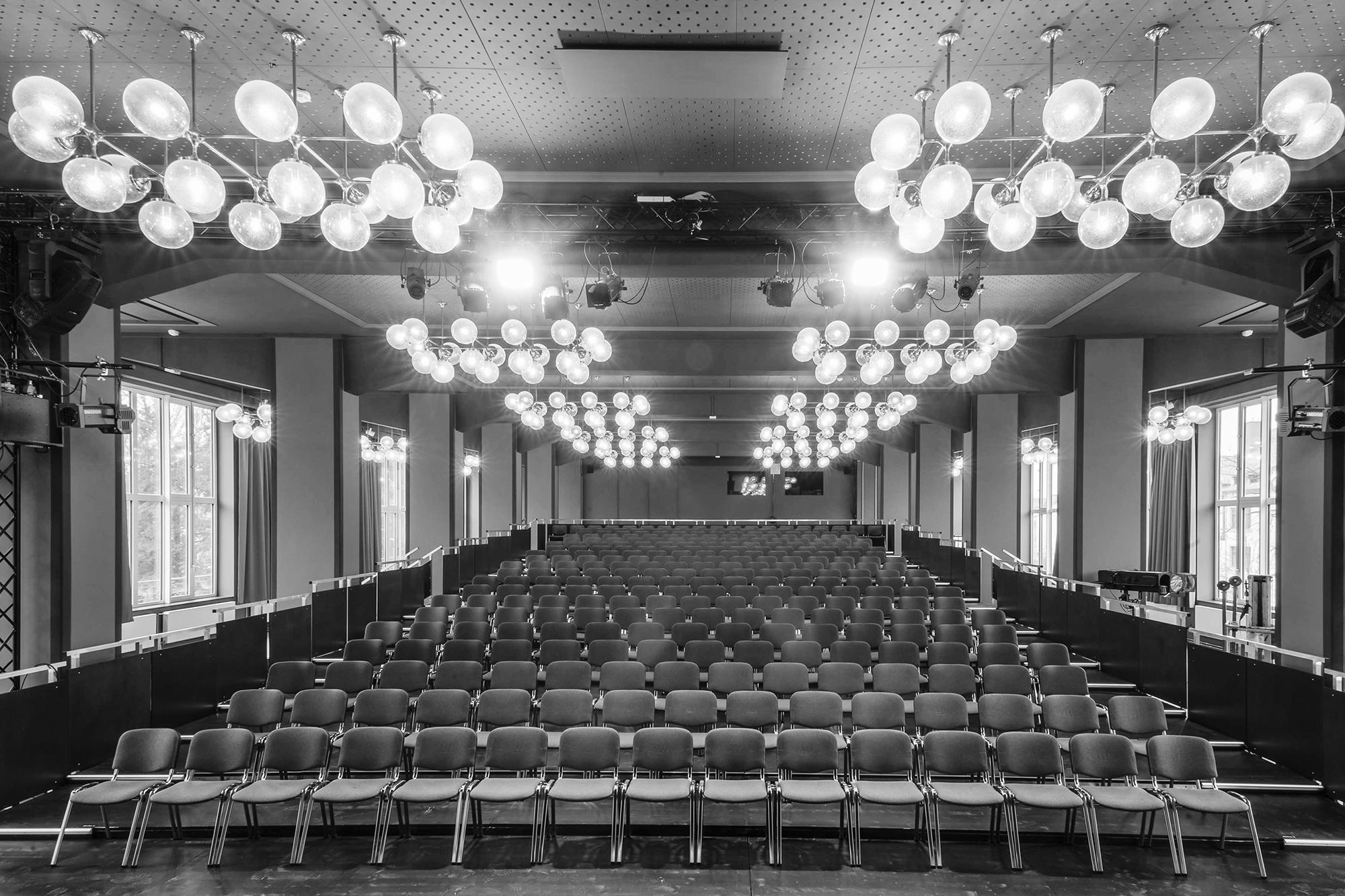 Großer Saal der Interimsspielstätte Schauspiel im Spinnbau, Zustand 2022