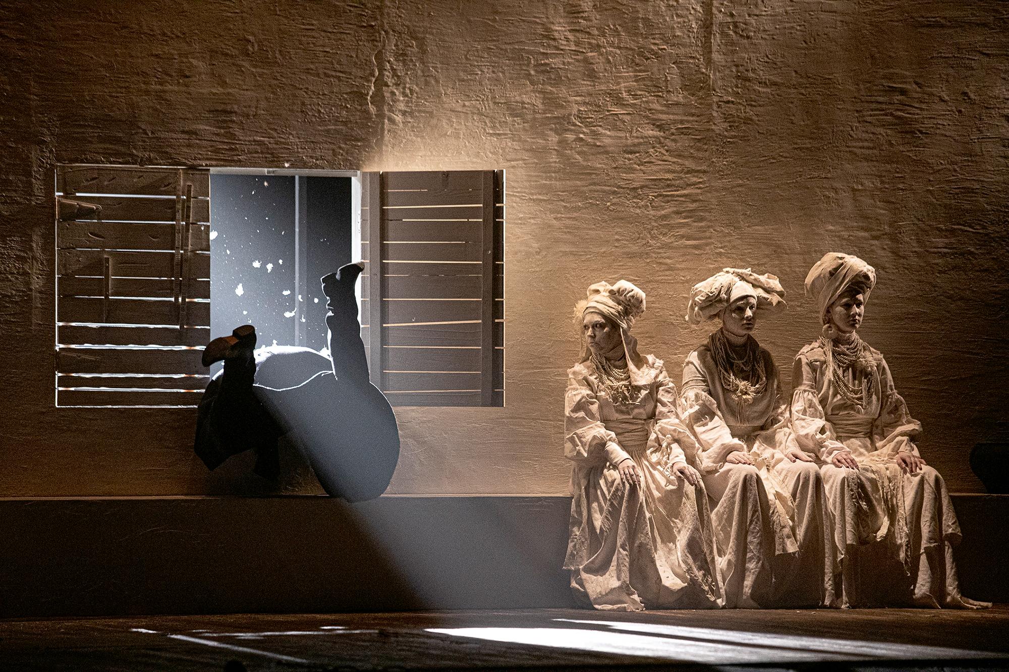 „Die Hexe von Konotop“ von Hryhorij Kvitka-Osnovyanenko. Regie Ivan Urywskyj beim Europäischen Theaterfestival in Stuttgart