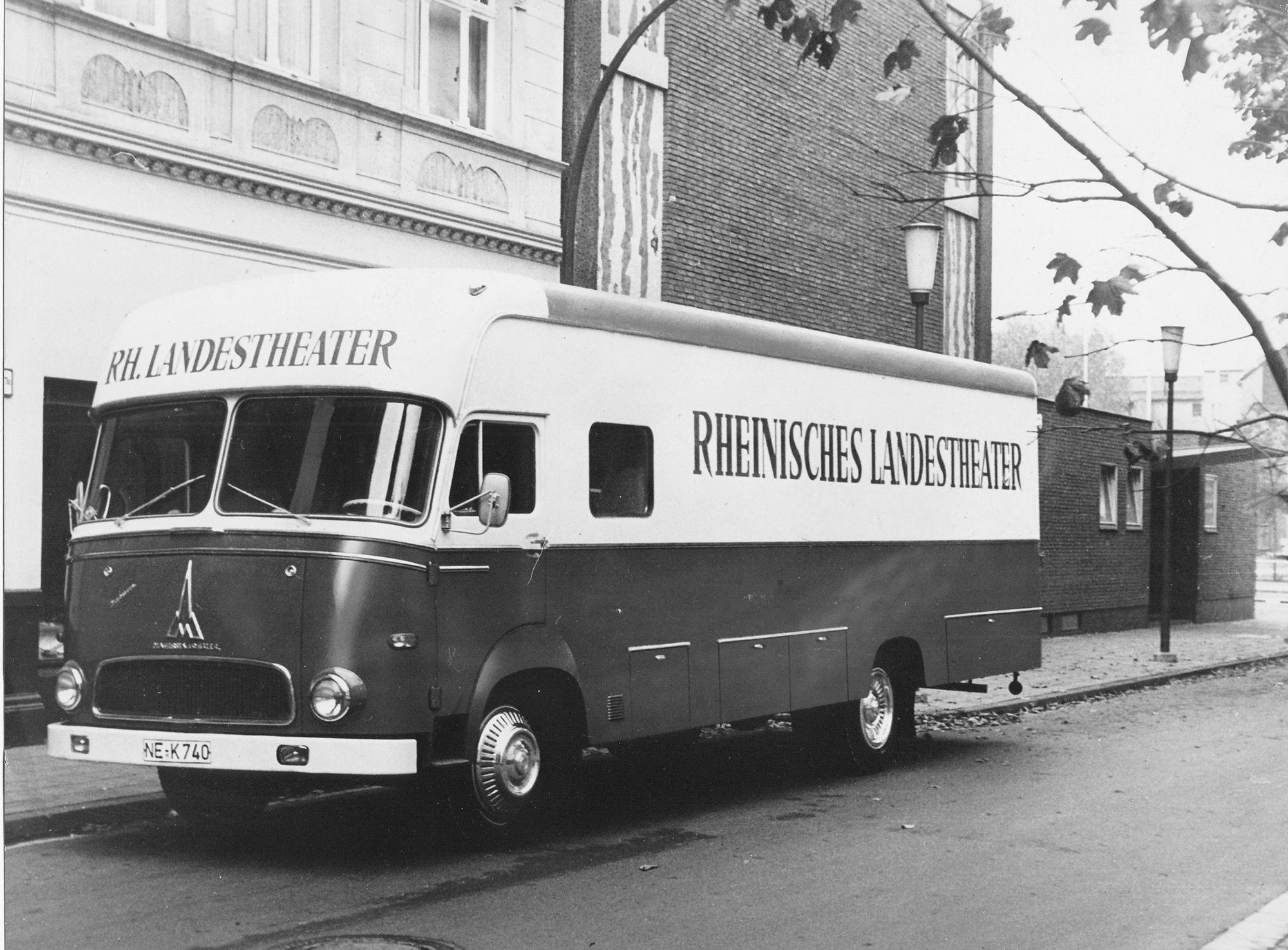 Fahrzeuge des Rheinischen Landestheaters der 1930er Jahre bis 2010