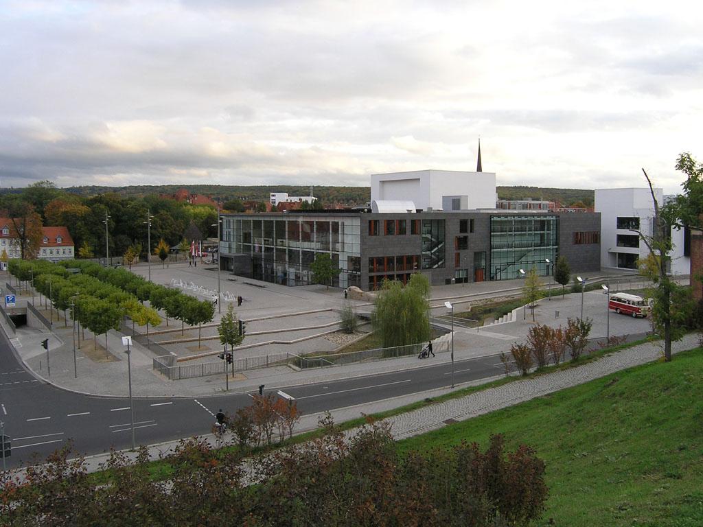 Theater Erfurt (errichtet zwischen 1999 und 2003), am Theaterplatz in Erfurt