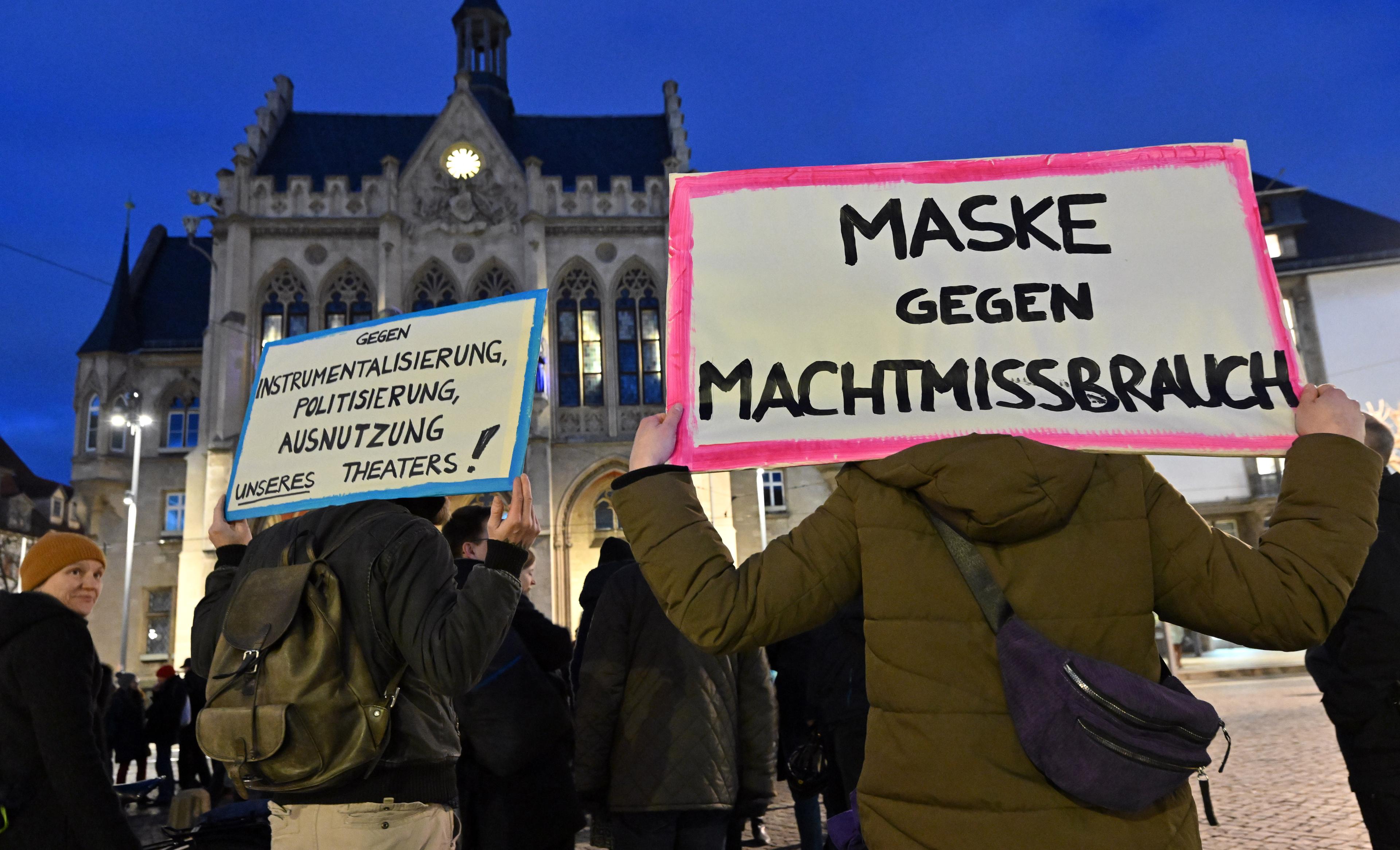 Demo gegen Sexismus und Machtmissbrauch am Theater Erfurt