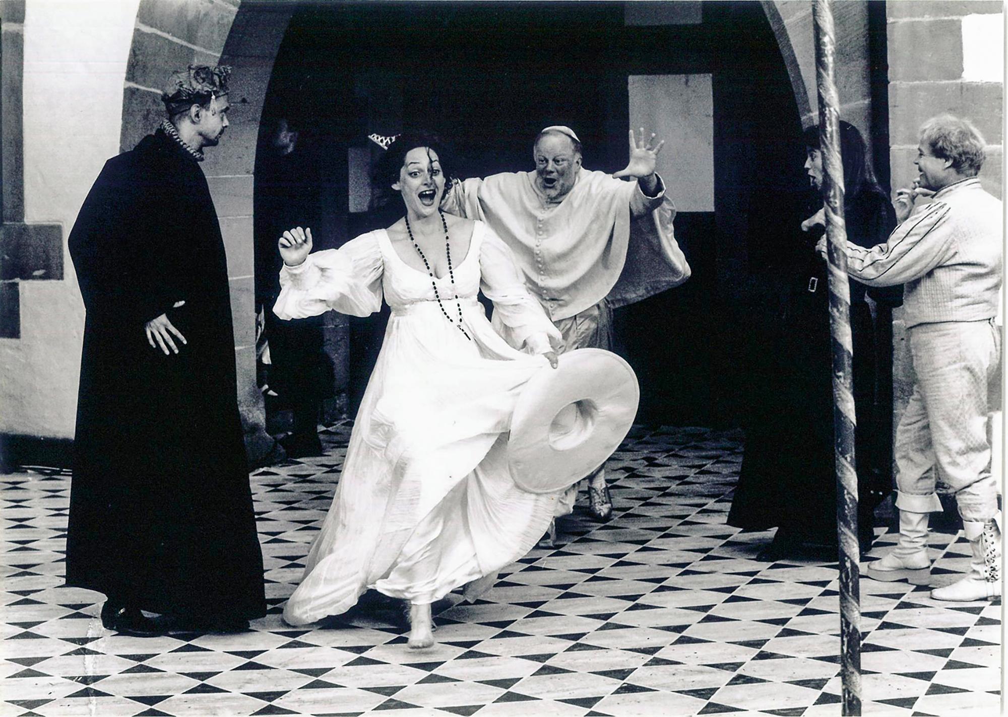1996: „Götz von Berlichingen“ Frank Deesz (Olearius), Bettina Fless (Adelheid), Jan Aust (Bischof von Bamberg), Peter Zeiler (Liebetraut)