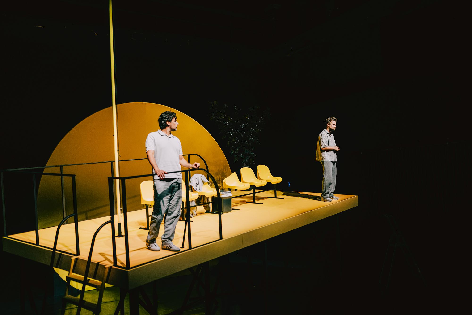 Szene aus „Das letzte Bier“ (Uraufführung) von Jaroslav Rudiš. Regie Tim Egloff am Theater Bamberg