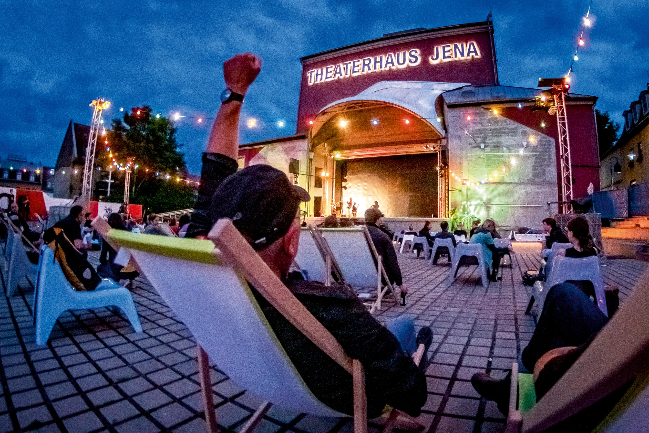 „Urlaub in Deutschland“ von Wunderbaum, 2020. Foto Joachim Dette