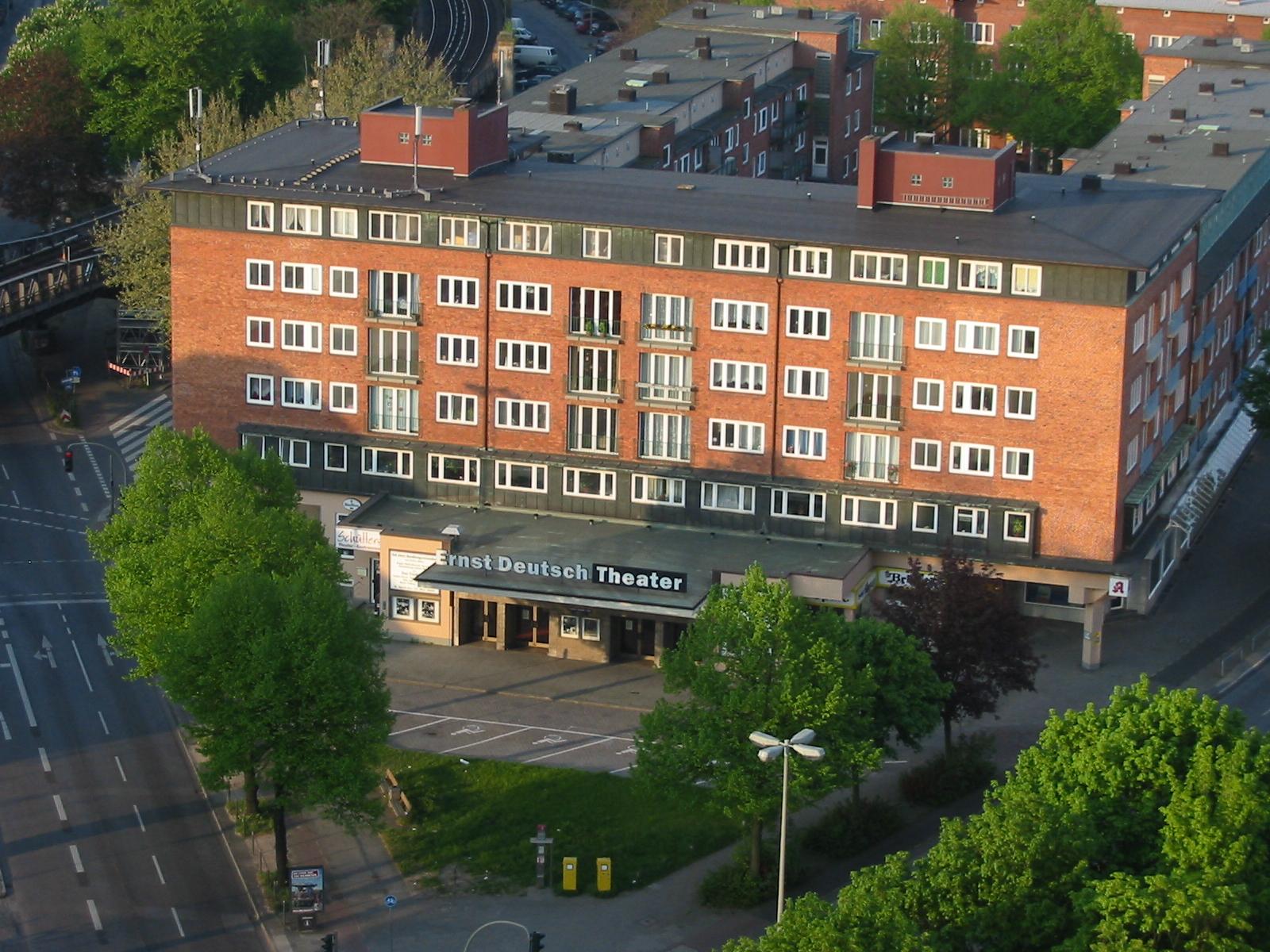 Ernst Deutsch Theater, Hamburg, Germany. Taken with a Canon Powershot A40, 1/160s, f/4.8, ISO50, 1600x1200.