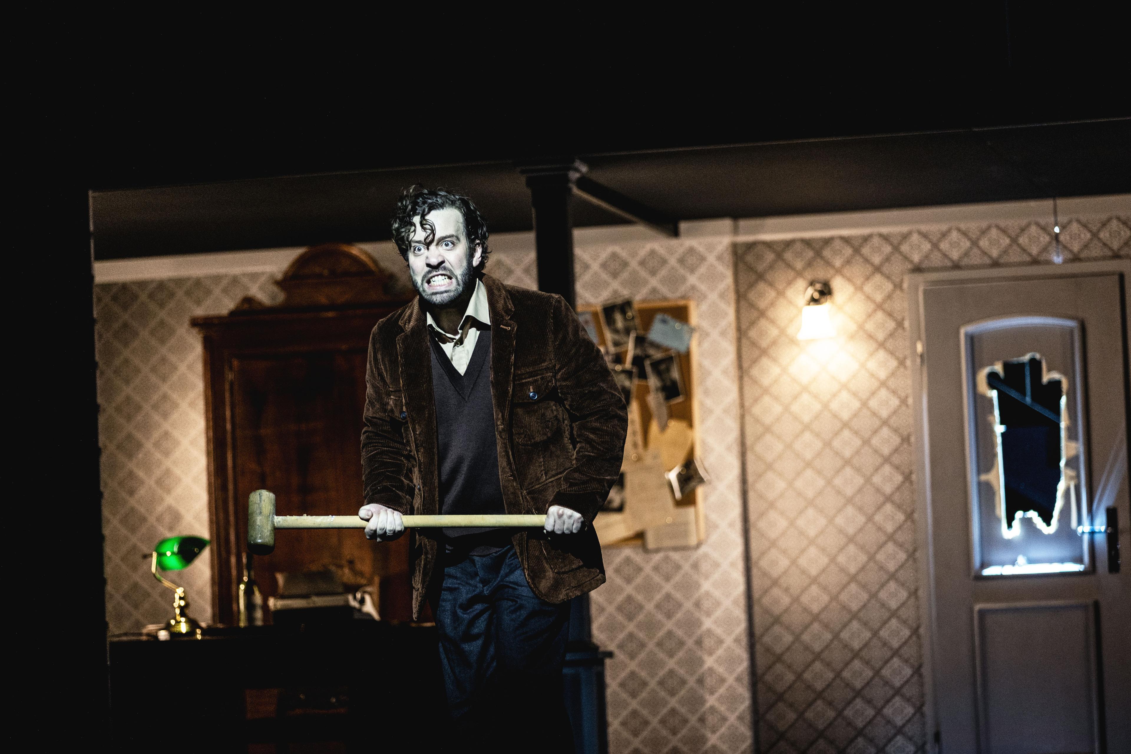 Carl Rumstadt in „The Shining“ zum Auftakt der Bayerischen Theatertage am Staatstheater Regensburg. Foto Marie Liebig