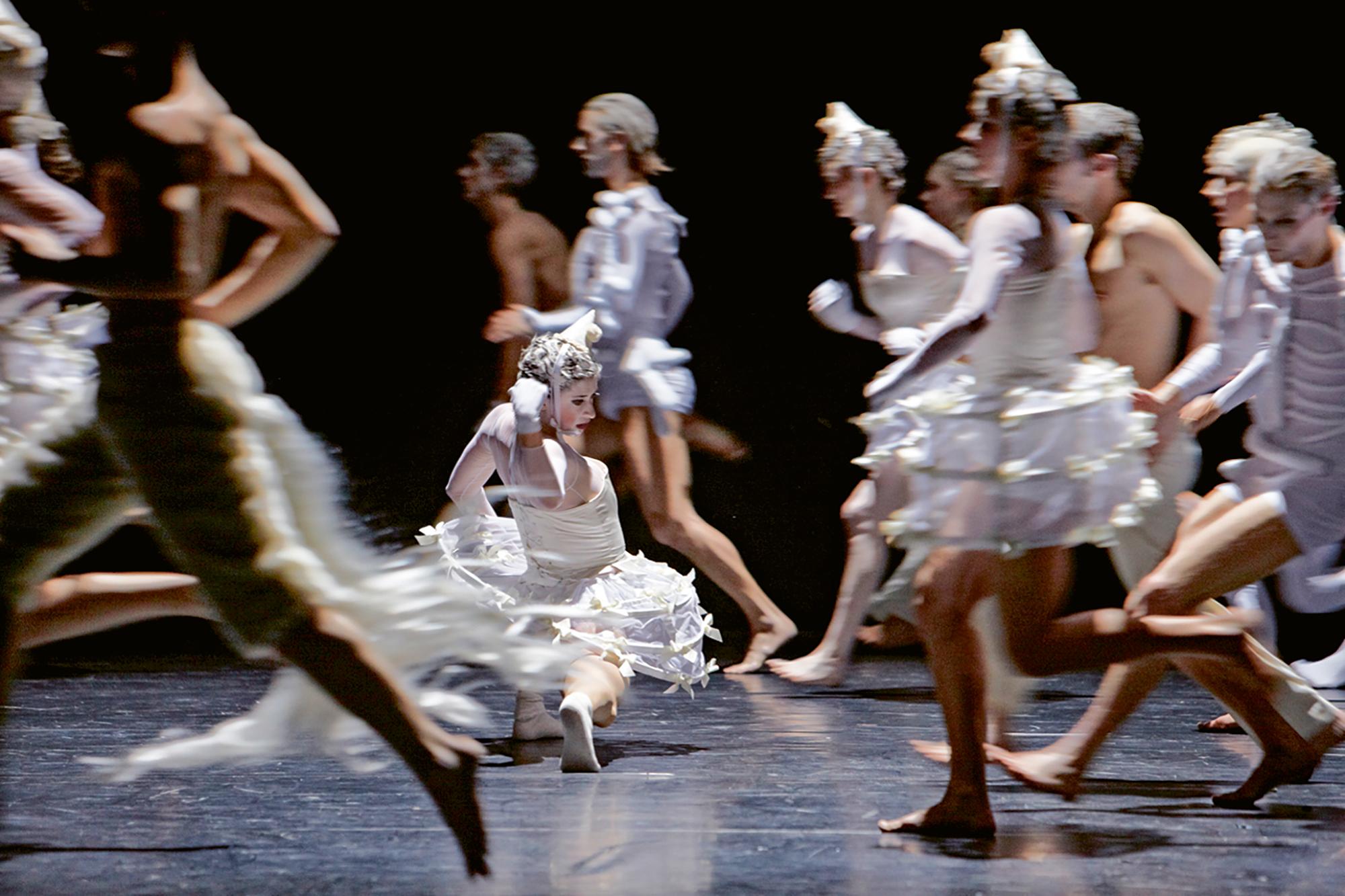 »Requiem«, Konzept und Choreografie Nanine Linning, 2011/12