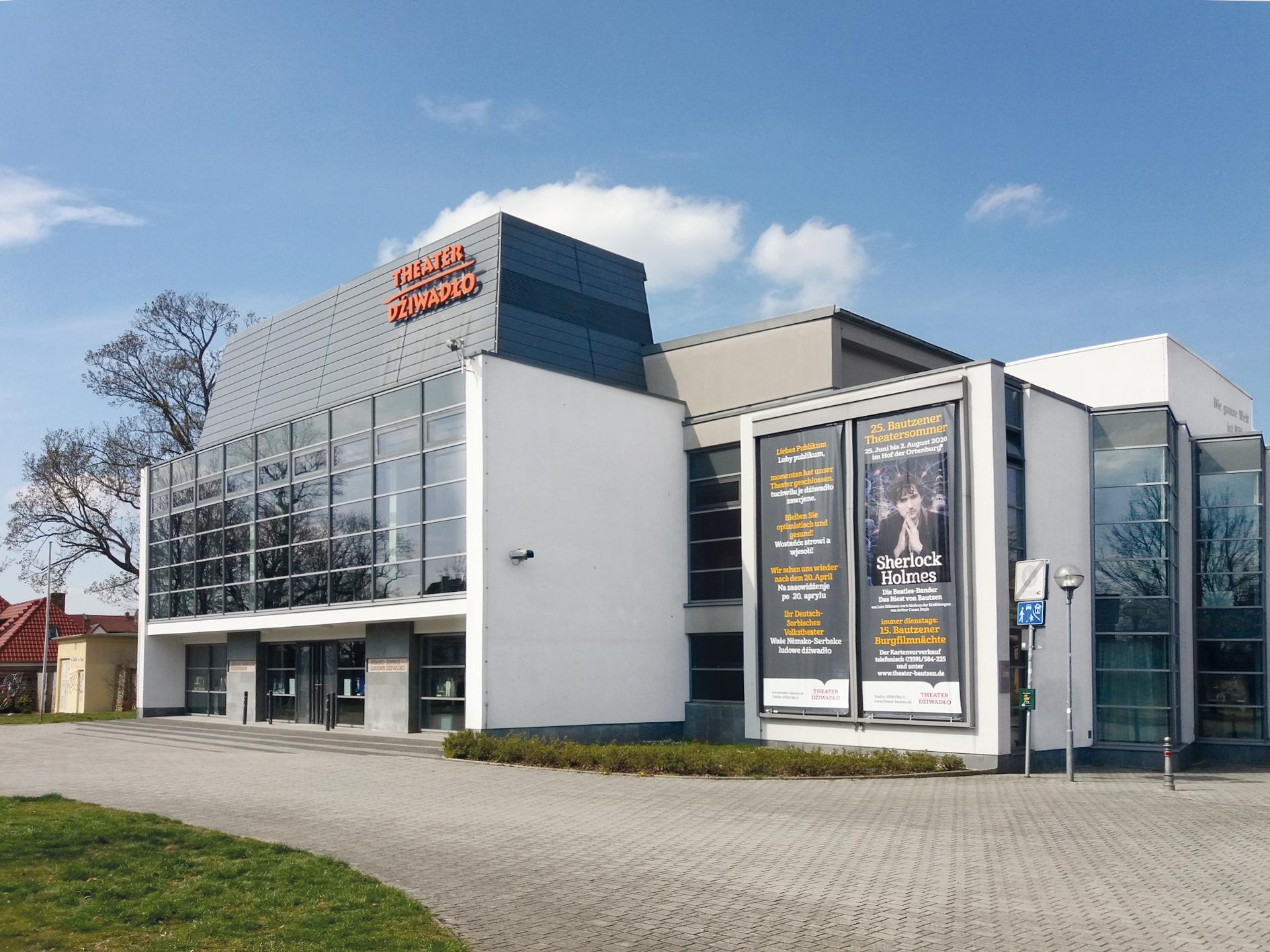 In seiner deutsch-sorbischen Zweisprachigkeit ist das Deutsch- Sorbische Volkstheater in Bautzen unter professionellen Theatern einmalig. Foto Gabriele Suschke