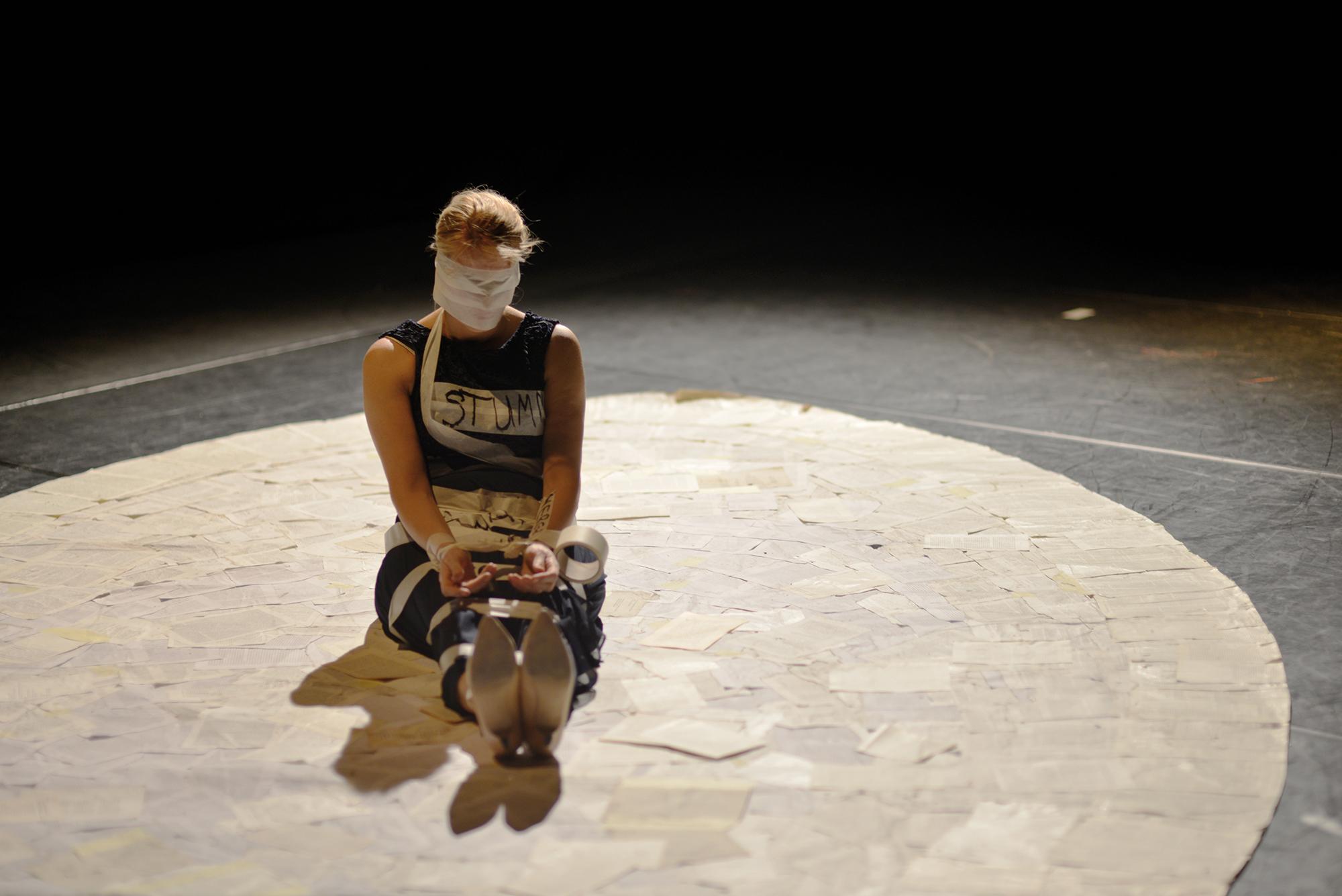 Theaterlabor/Dah Teatar, Missing People – Die Macht der Erinnerung, 2014