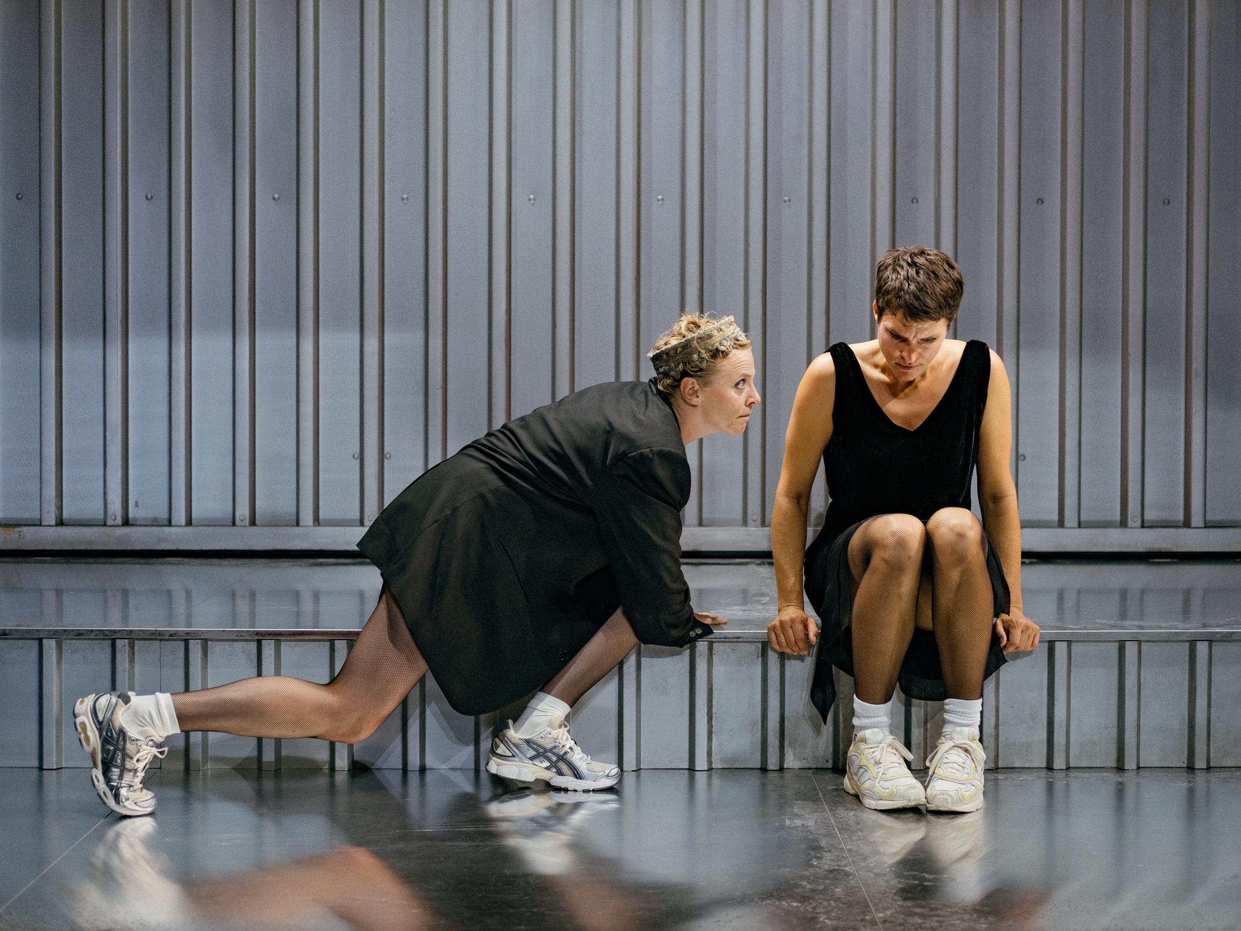 Patrycia Ziólkowska & Alicia Aumüller in „Ödipus“, Schauspielhaus Zürich