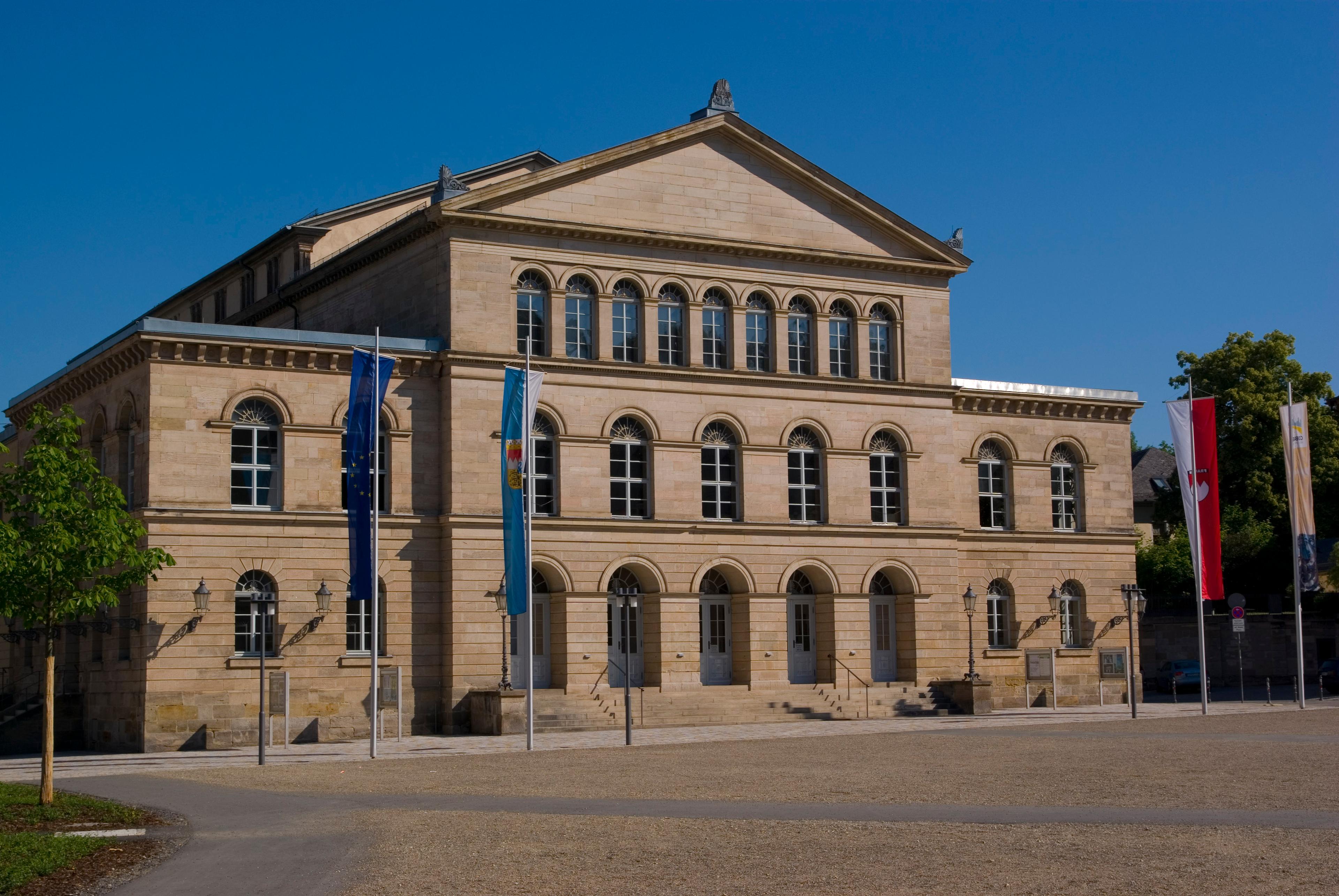 Landestheater in Coburg, Seite Schlossplatz