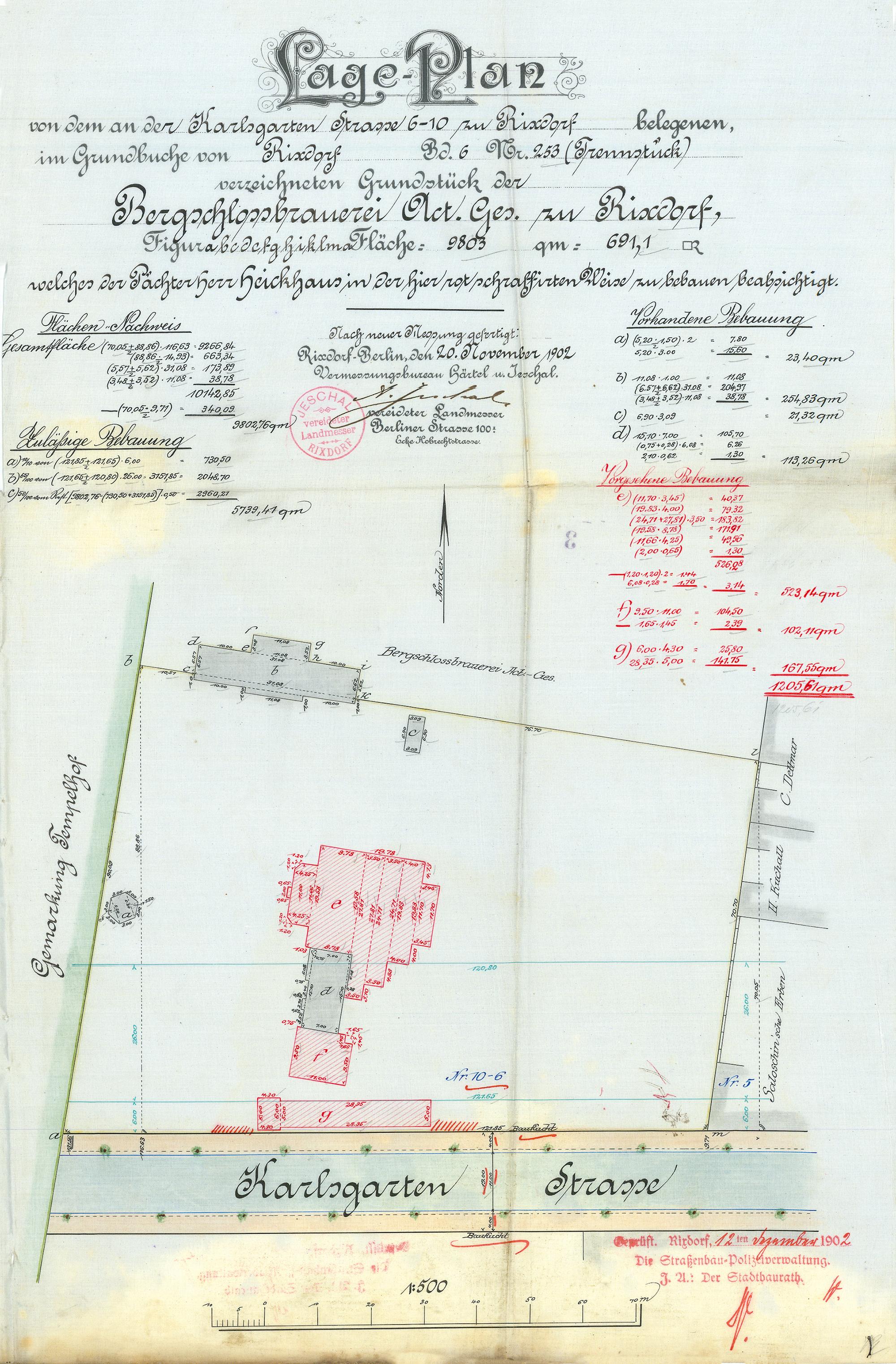 Lageplan vom Gelände des Karlsgartens mit der Bergschloßbrauerei. Rot schraffiert ist ein später realisiertes Gebäude, das unter anderem einen großen Tanzsaal mit Bühne beherbergte (1902).