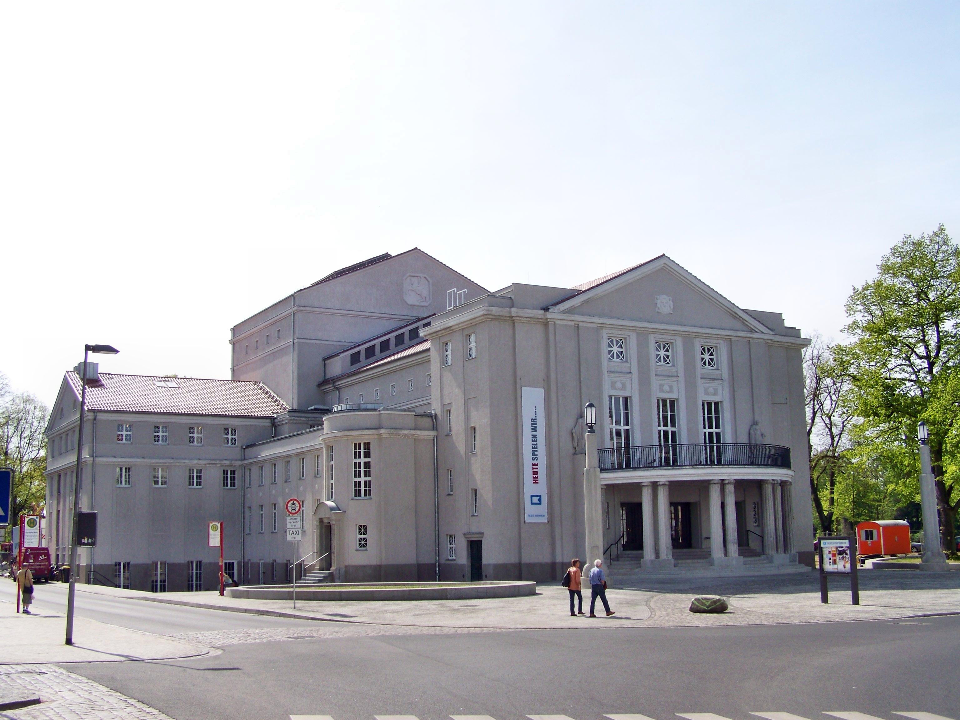 Stralsund. Theater in Stralsund