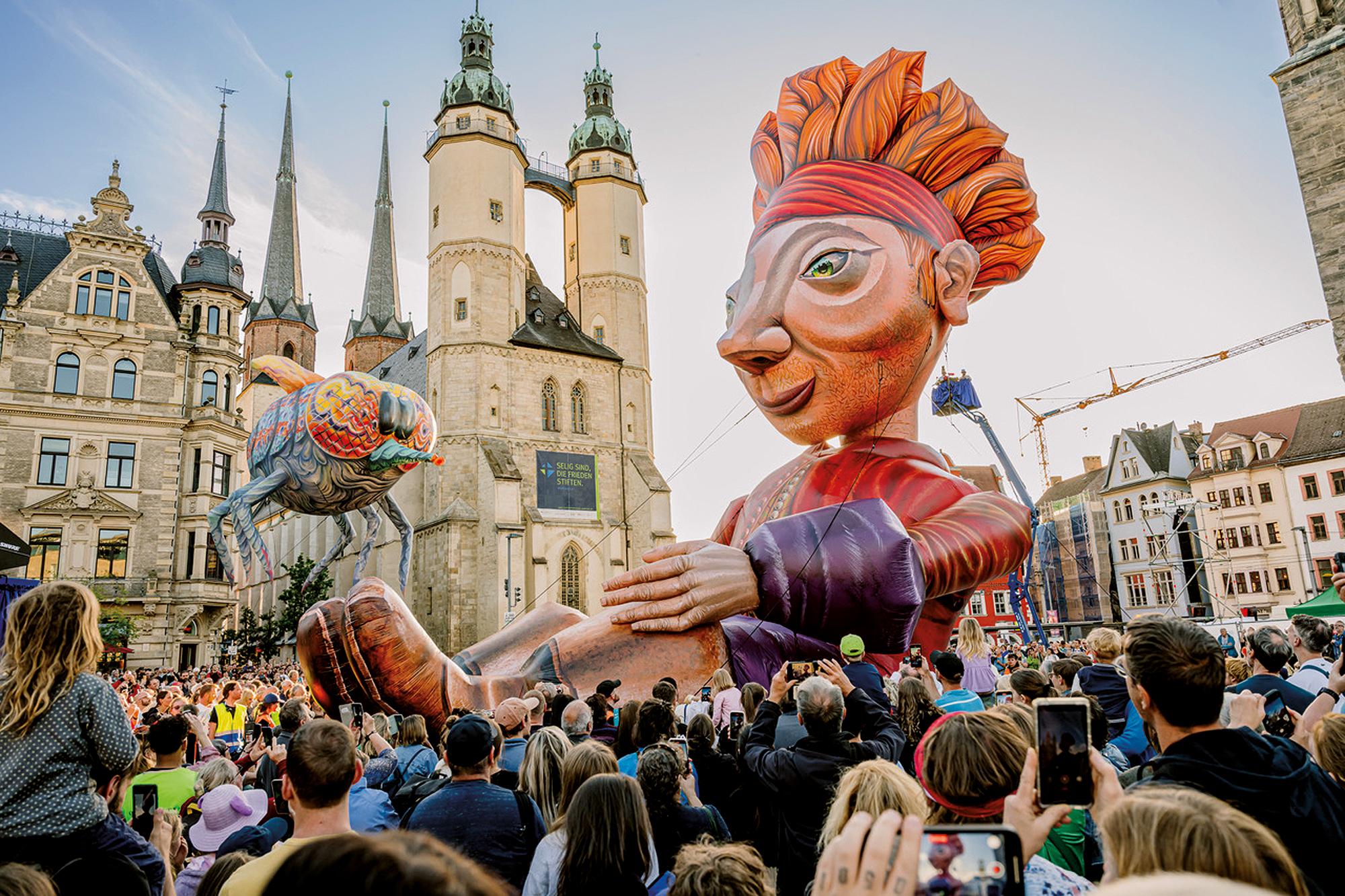 Plasticiens Volants & Puppentheater Halle, Eröffnungsspektakel
