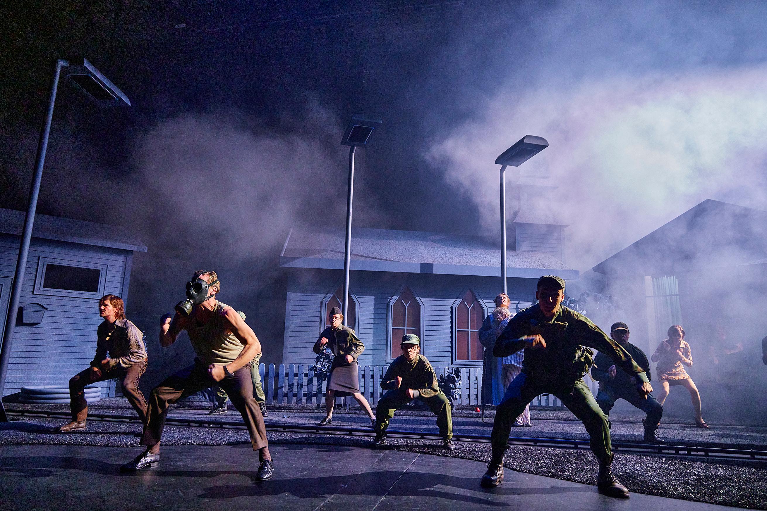 Mit „Image“ spielt Kay Voges mit der Mehrdeutigkeit des Wortes „Vorstellung“ stellt auch sein Kölner Ensemble vor. Foto Marcel Urlaub