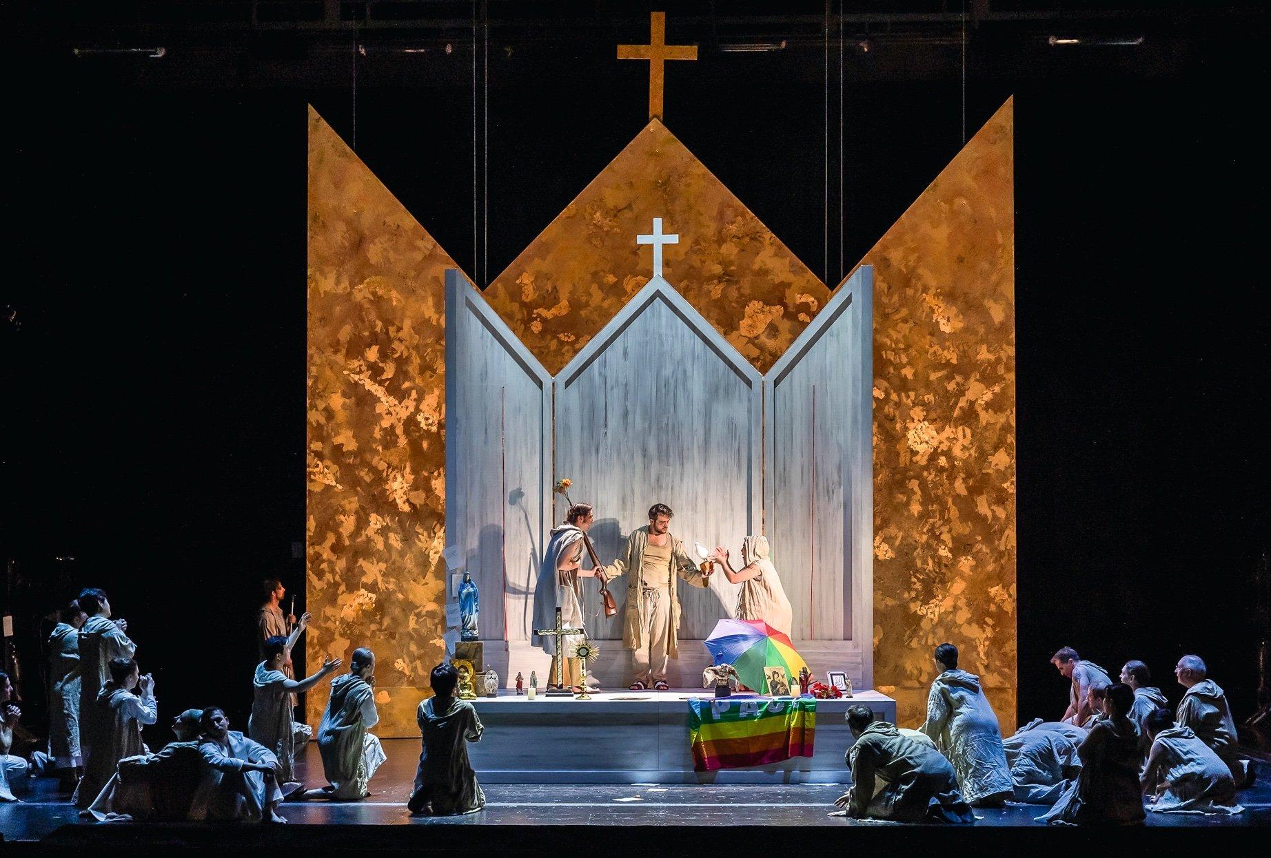 „Le Petit Pauvre d’Assise“, Musikalische Leitung Felix Bender, Inszenierung Kay Metzger am Theater Ulm, hier mit Samuel Levine als Franz von Assisi