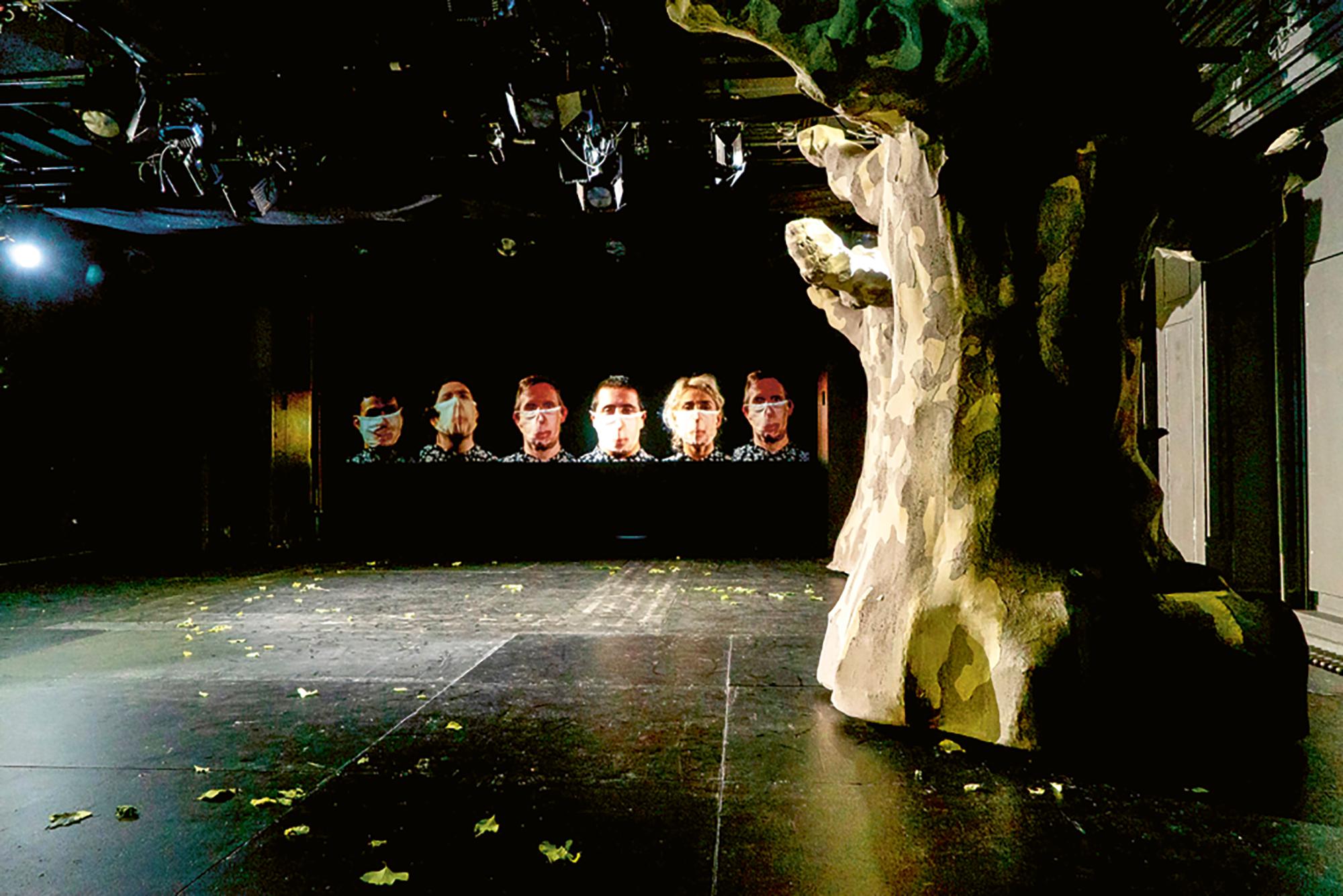 «Warten auf: Warten auf Godot – ein Baum mit entfernten Darstellern» von Nele Jahnke, Manuel Gerst und Julia Reichert (Spielzeit 2020/21)