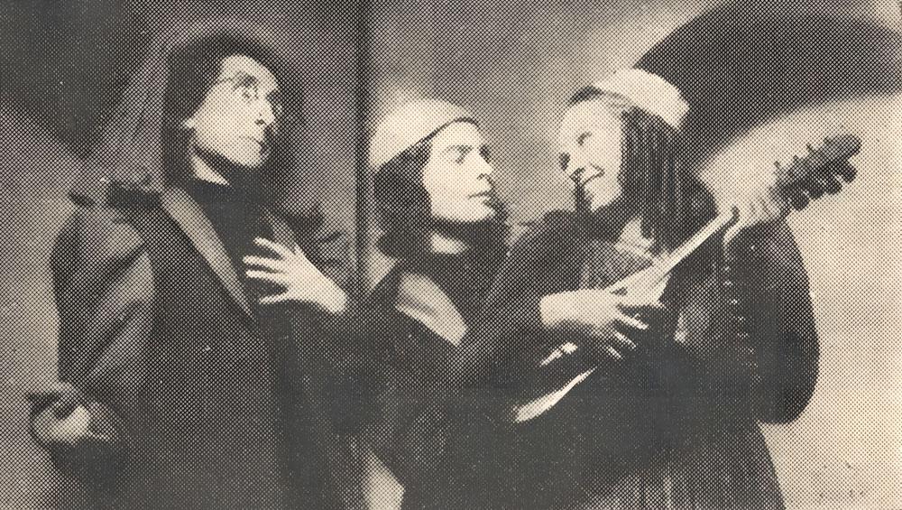 Otto Matthies (Hortensio), Ulrich Hoffmann (Lucentio), Ruth Genest (Bianca) in Boleslav Barlogs Inszenierung von Shakespeares ,Der Widerspenstigen Zähmung‘; Schloßparktheater Berlin-Steglitz