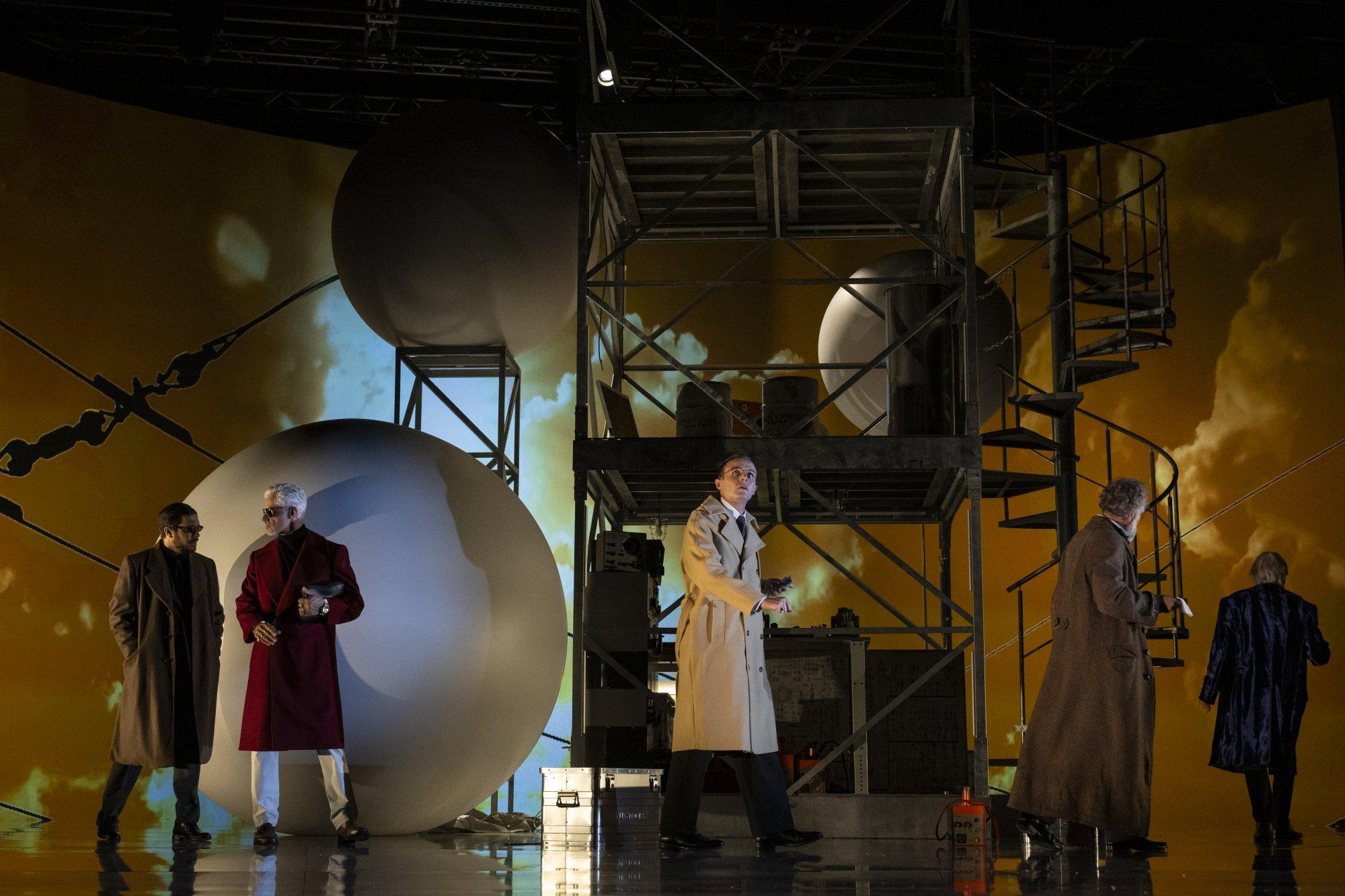 Szenen aus „The Tempest“ Oper von Frank Martin nach William Shakespeare an der Oper Genf.