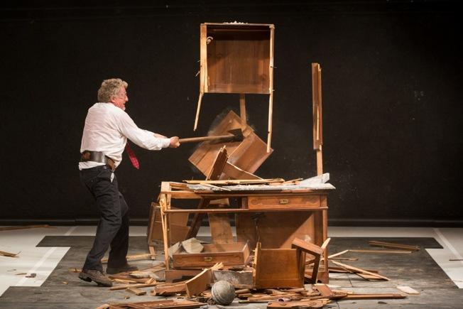 Das 59. Theaterfestival MESS in Sarajevo findet unter massiven Budgetkurzungen statt. Foto: Smashed to pieces1_MESS