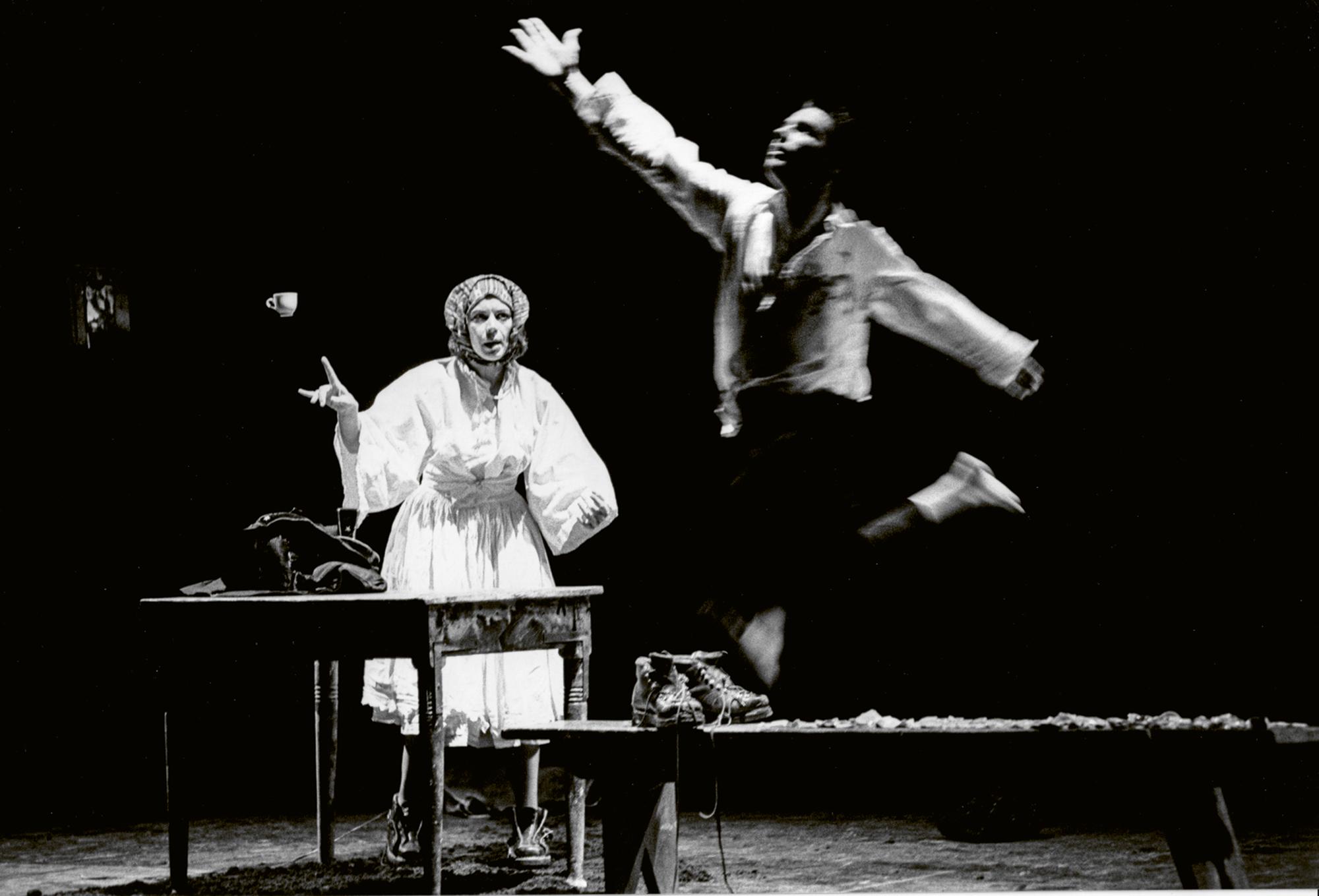 „Veillées/Nachtwache“, Teatro Settimo (ITA)/Les Théâtres de Cuisine (FRA)/Gyula Molnár und Lelia Serra. 1991, Foto: Erich Malter