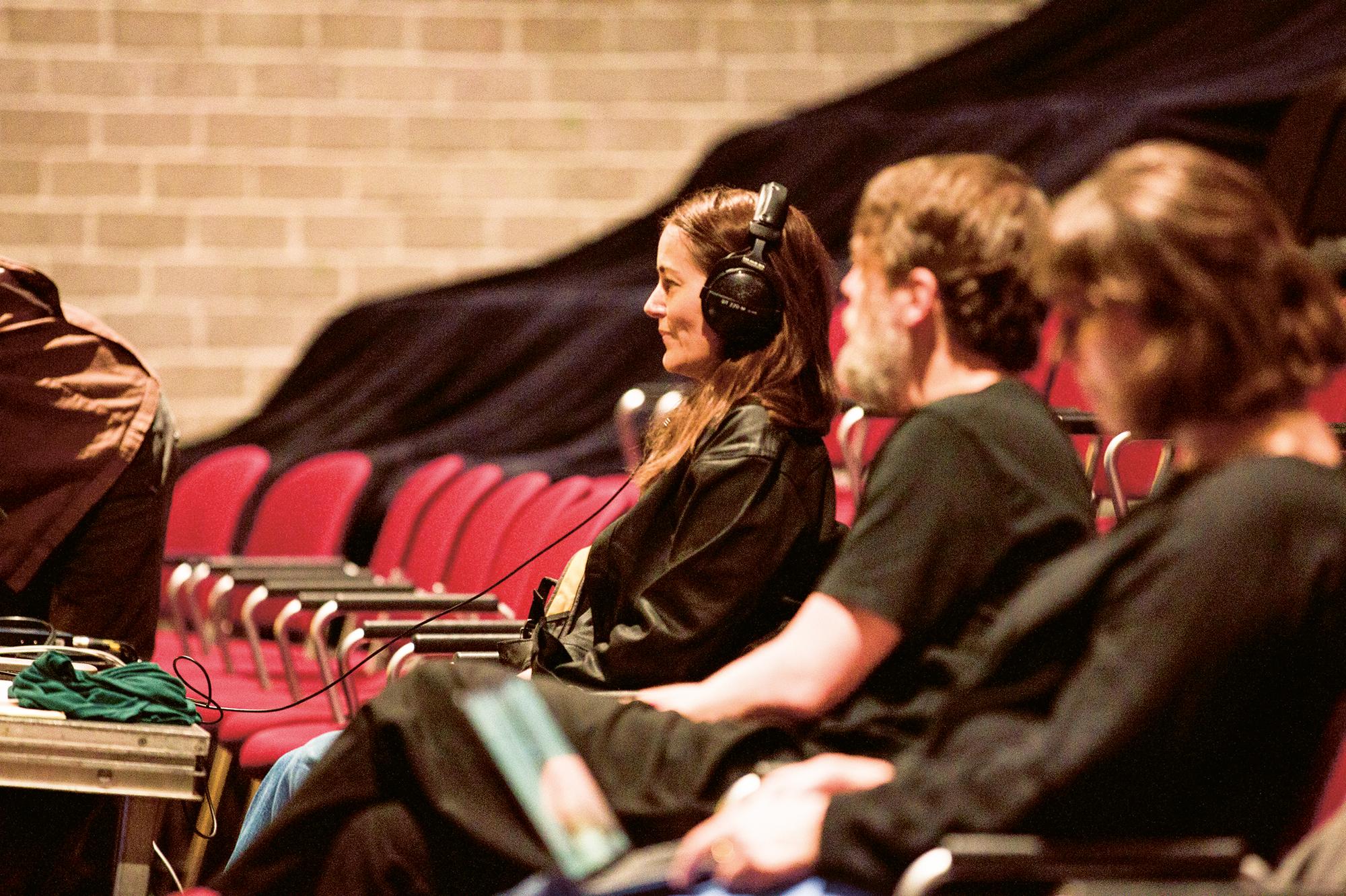Auf den Proben von HEART MOMENT, Alexandra Waierstall, Judith Jaeger und Matthias Quabbe am tanzhaus nrw in Düsseldorf, 2024.