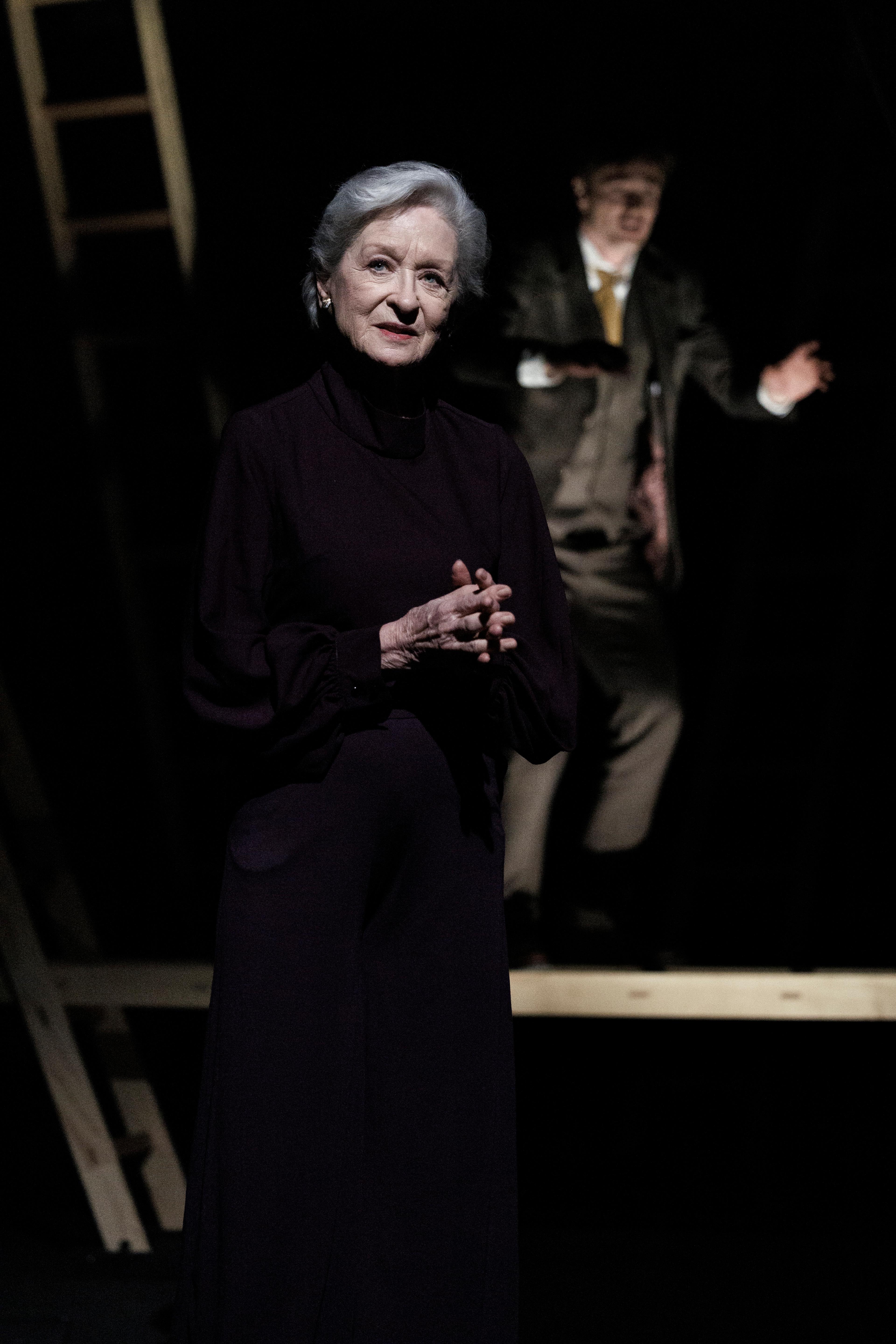 Heidi Maria Glössner und Jeroen Engelsman in „Der vergessene Prozess“ von Gornaya, Regie Jochen Strodthoff am Theater an der Effingerstraße in Bern. Foto Severin Nowacki