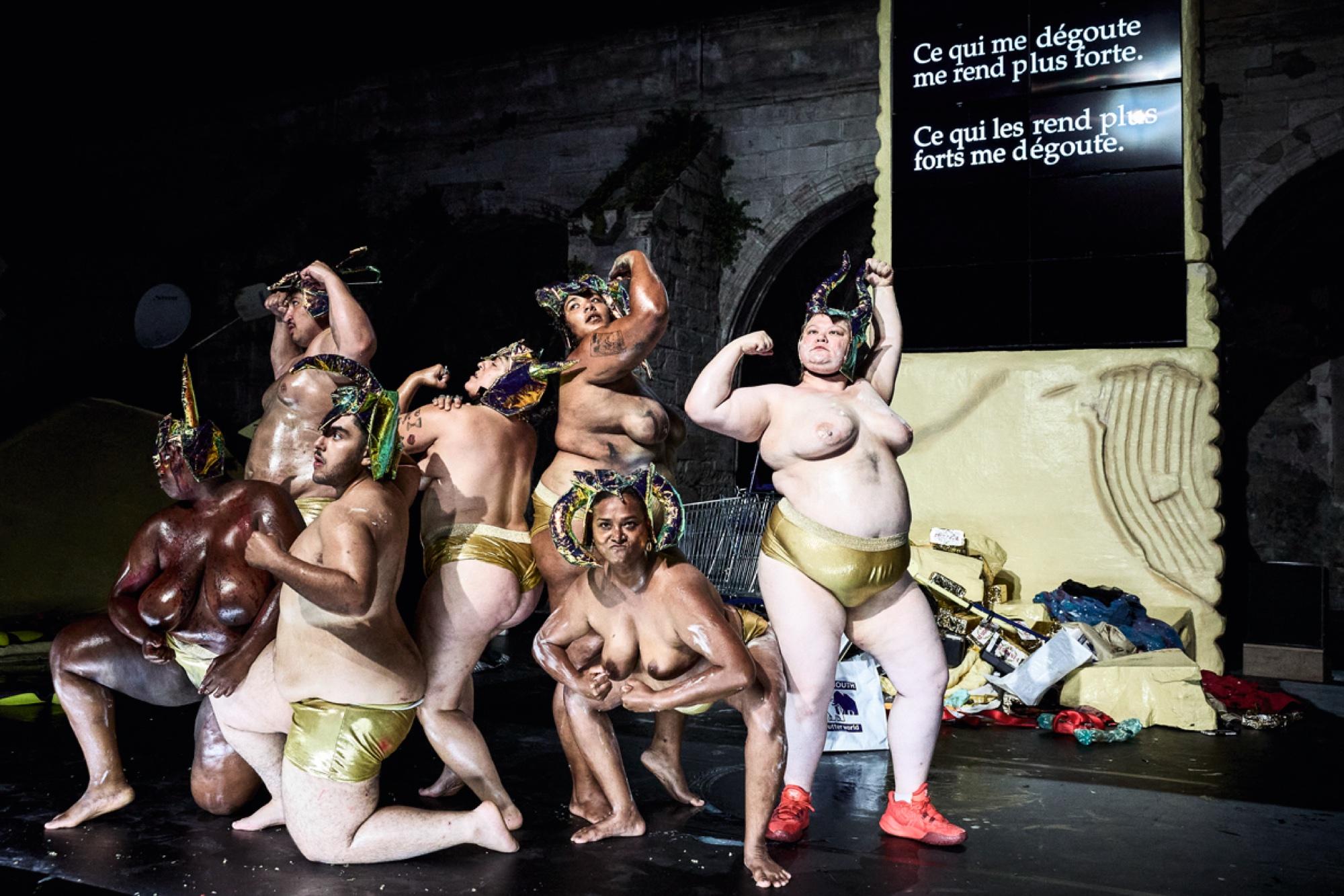 „La Parabole du Seum“ in der Regie von Rebecca Chaillon 