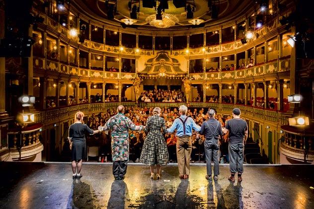 Alterhrwürdig und blutjung zugleich – Das Theater Erlangen ist die älteste bespielte Barockbühne Bayerns. Foto Jochen Quast