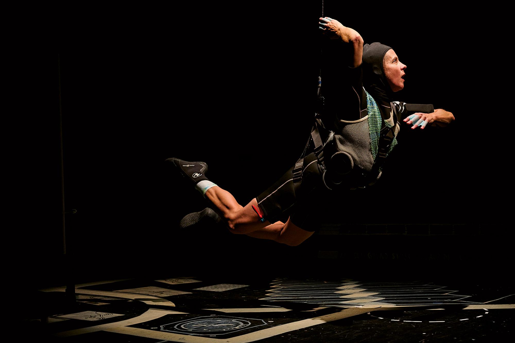 Ute Hannig in Gesetze schreddern von Kevin Rittberger, Deutsches SchauSpielhaus Hamburg, 2024.