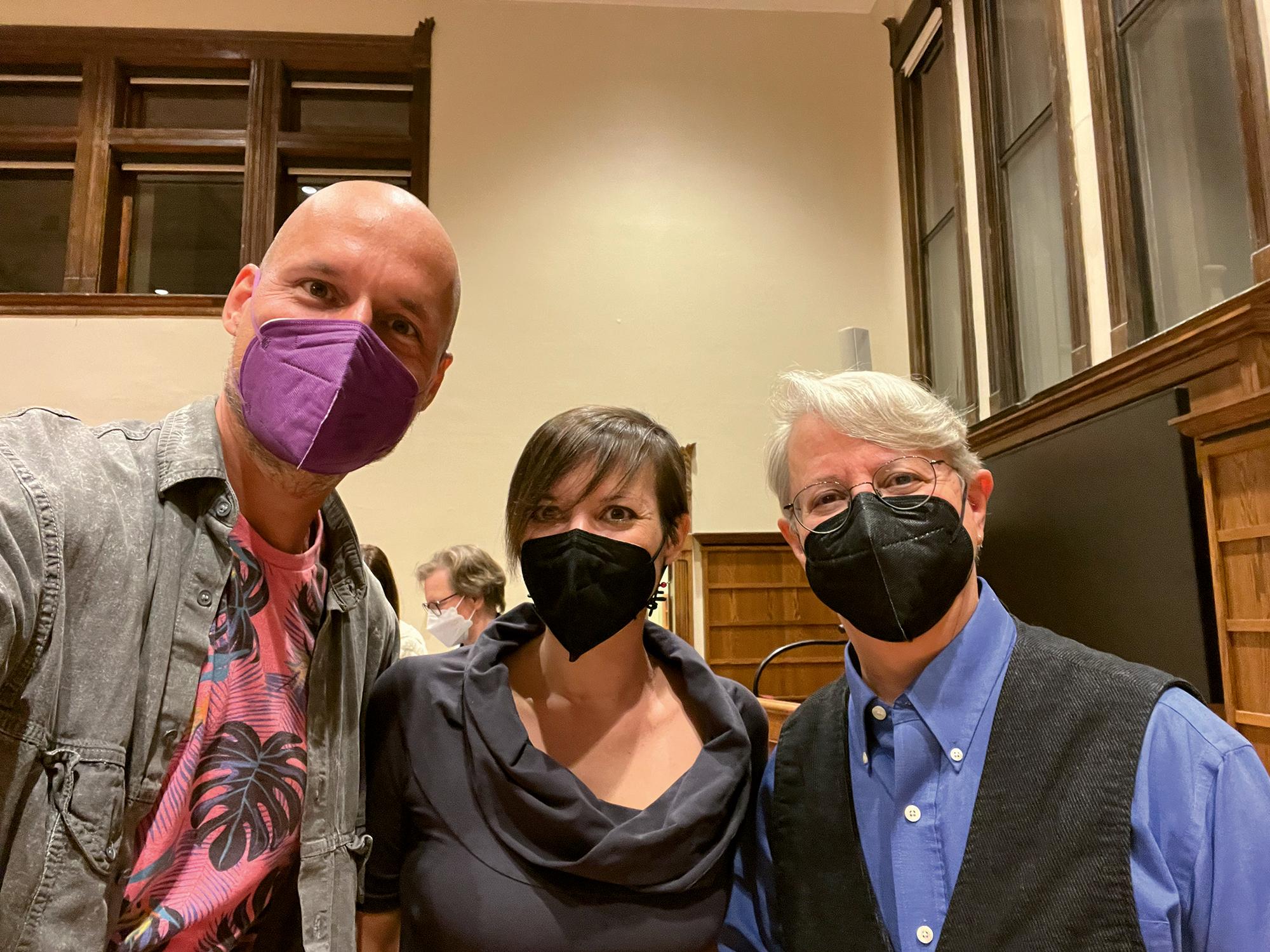 Kevin Rittberger, Teresa Kovacs & Karen Barad während der Konferenz Diffractive World-Making,  Indiana University Bloomington, 2022.