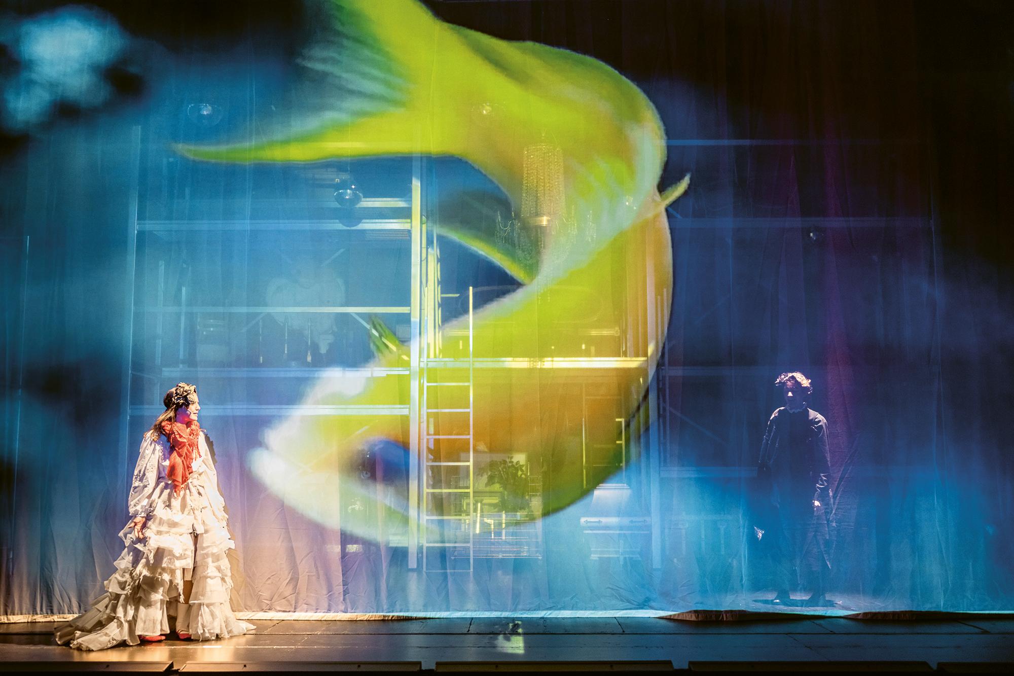 Alrun Juman Göttmann und Zoltán Selo in „Romeo und Julia“ — frei nach William Shakespeare — Stadt:Kollektiv — Regie: Bassam Ghazi