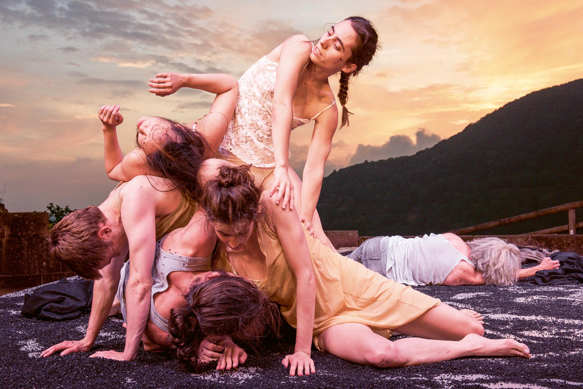 »Warten auf die Barbaren«, Choreografie Iván Pérez, 2021/22