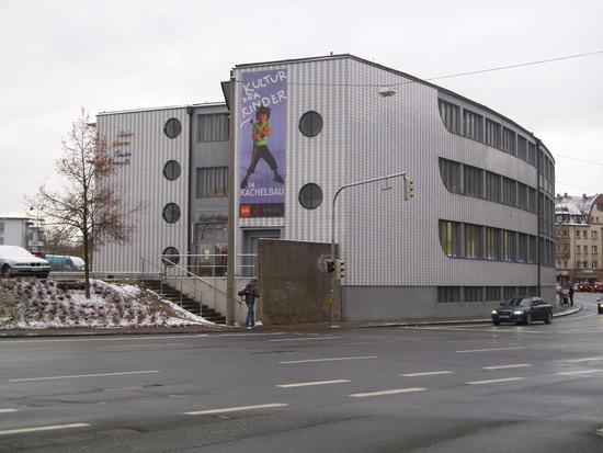 Das Theater Mummpitz im sogenannten Kachelbau in der Michael-Ende-Straße 17 in Nürnberg