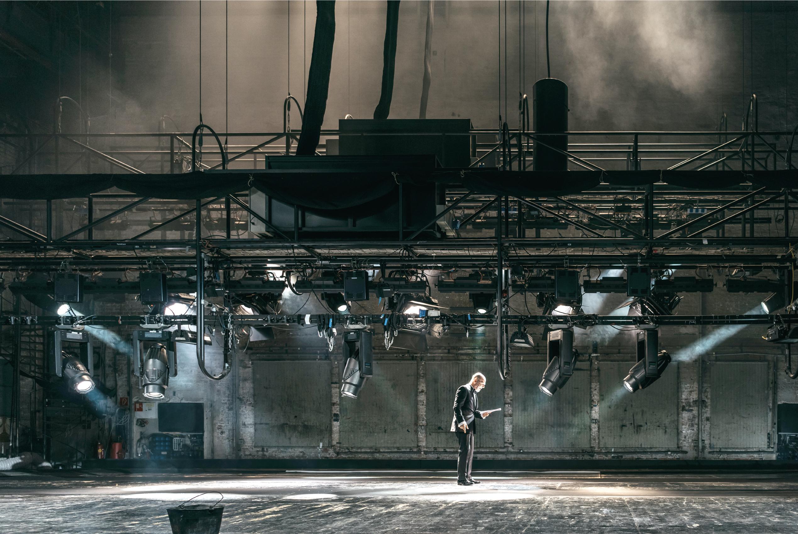 Bühne von Katrin Brack zu „Carol Reed“ von René Pollesch (Burgtheater Wien 2017). 