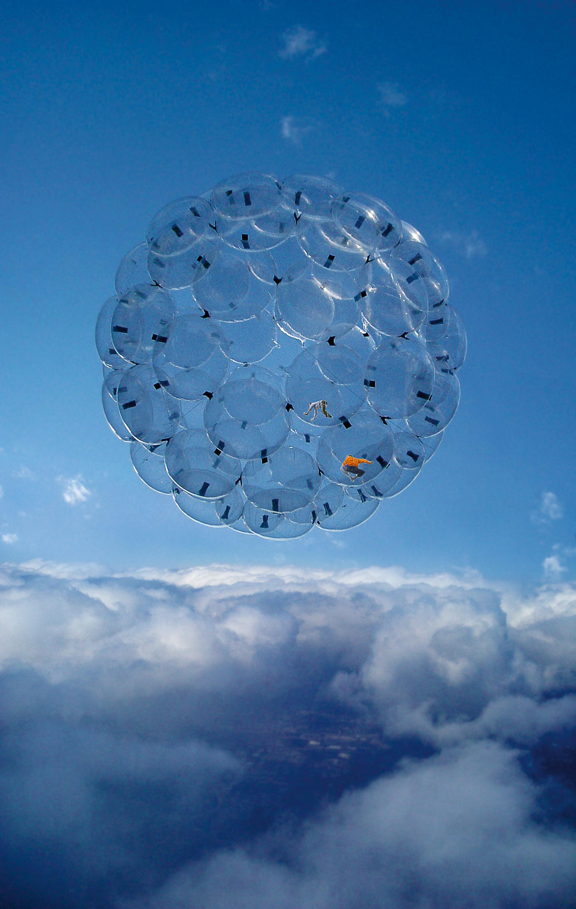Tomás Saraceno „Sunny Day, Airport City“, 2006