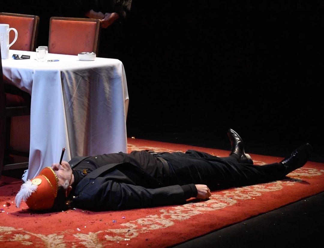 „Velorio chileno“ in der Regie von Cristian Plana, auf dem Bild Schauspieler Marcial Tagle. Foto Teatro Nacional Chileno