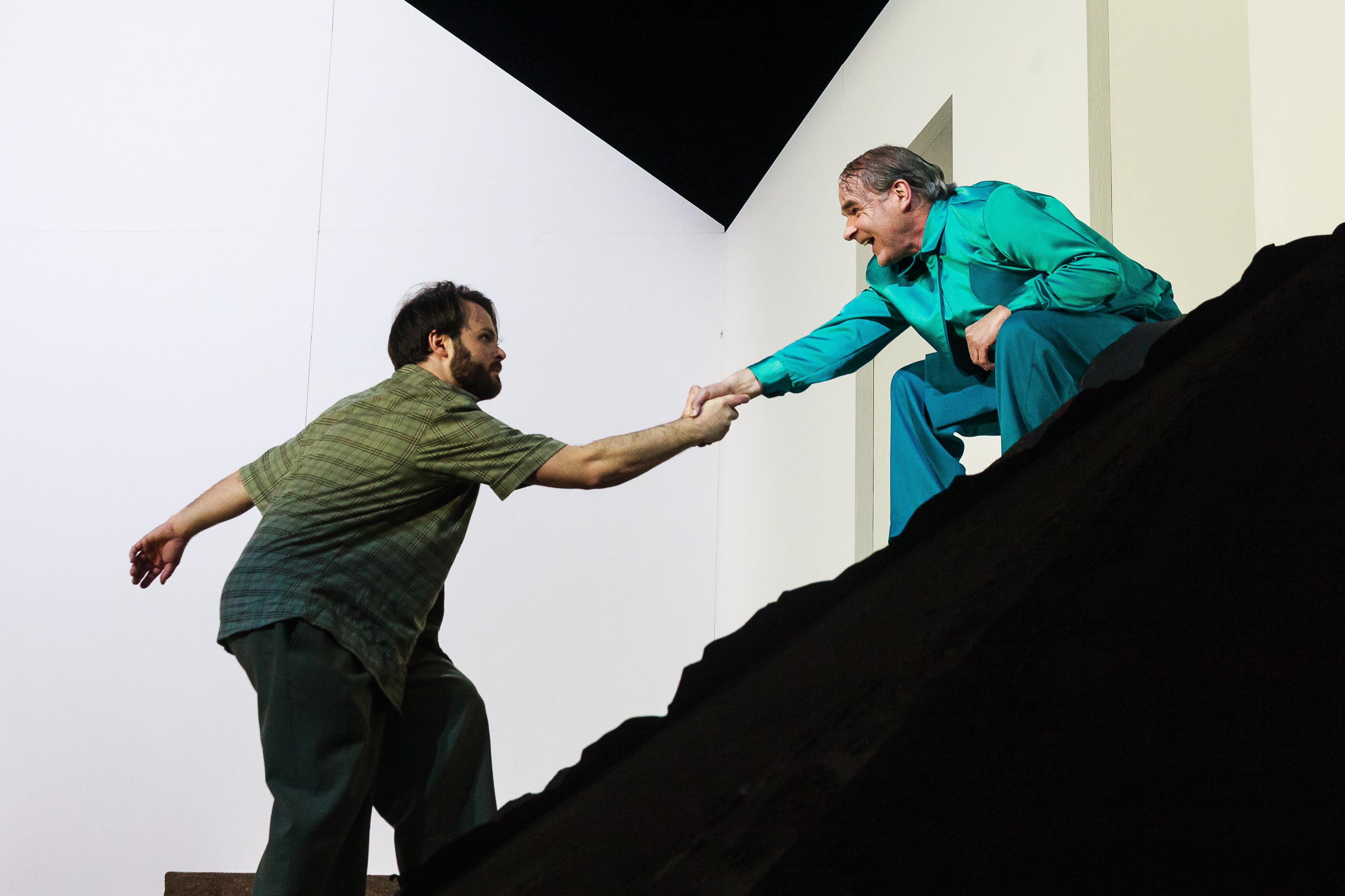 Daniel Rothaug und Klaus Zwick in der Oberhäuser Inszenierung von Woyzeck. Regie: Pia Richter. Foto: Axel J. Scherer