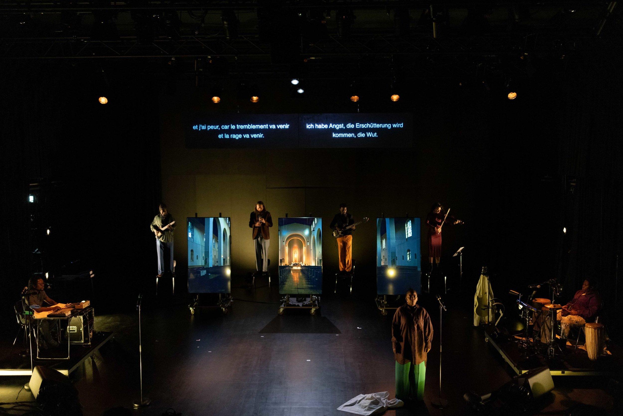 „The Ghosts are Returning“ von GROUP50:50, eingeladen zum zehnten Schweizer Theatertreffen. Foto Susanne Diesner