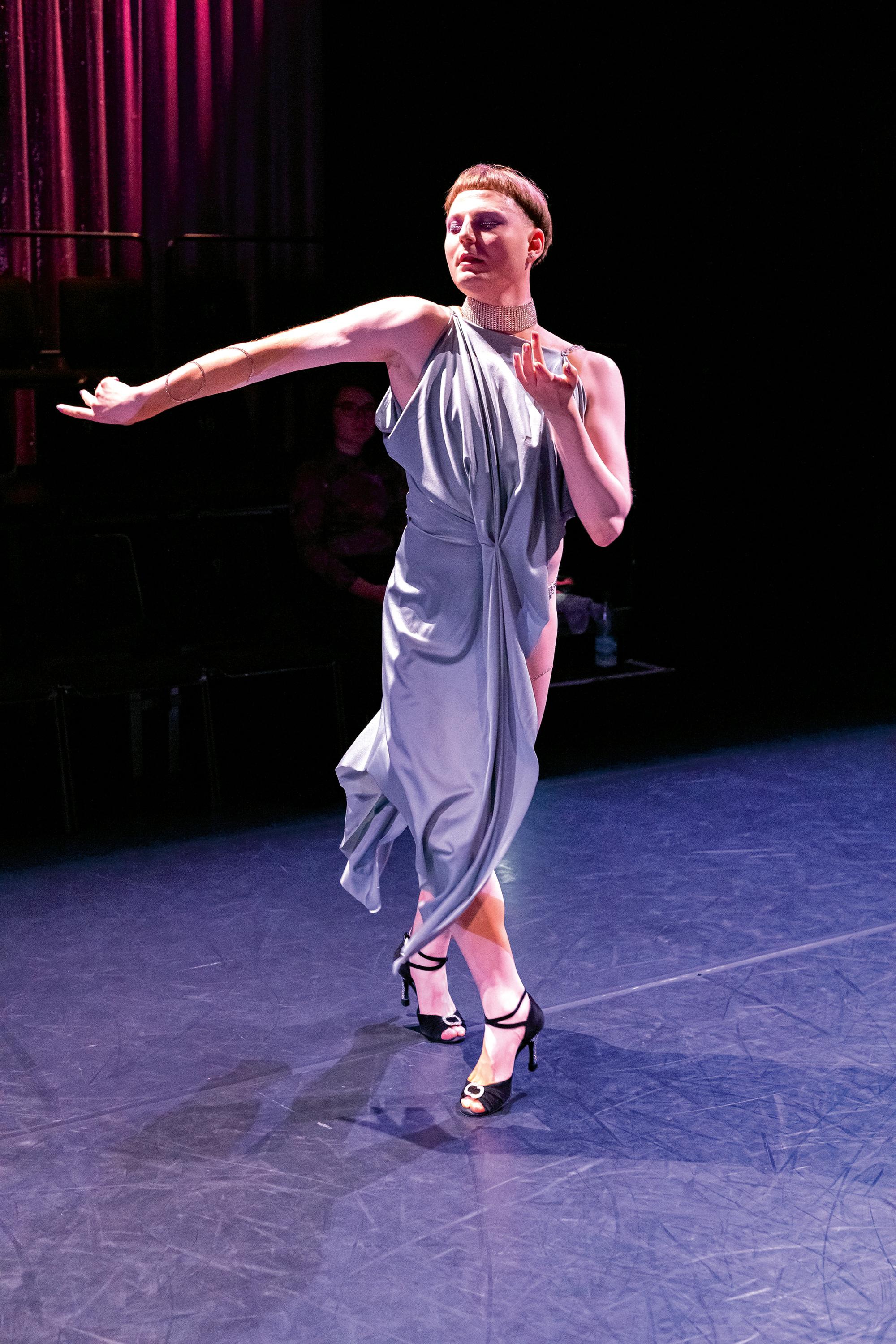 „Fake Diamonds“, Künstlerische Leitung, Choreografie, Performance René*e Reith