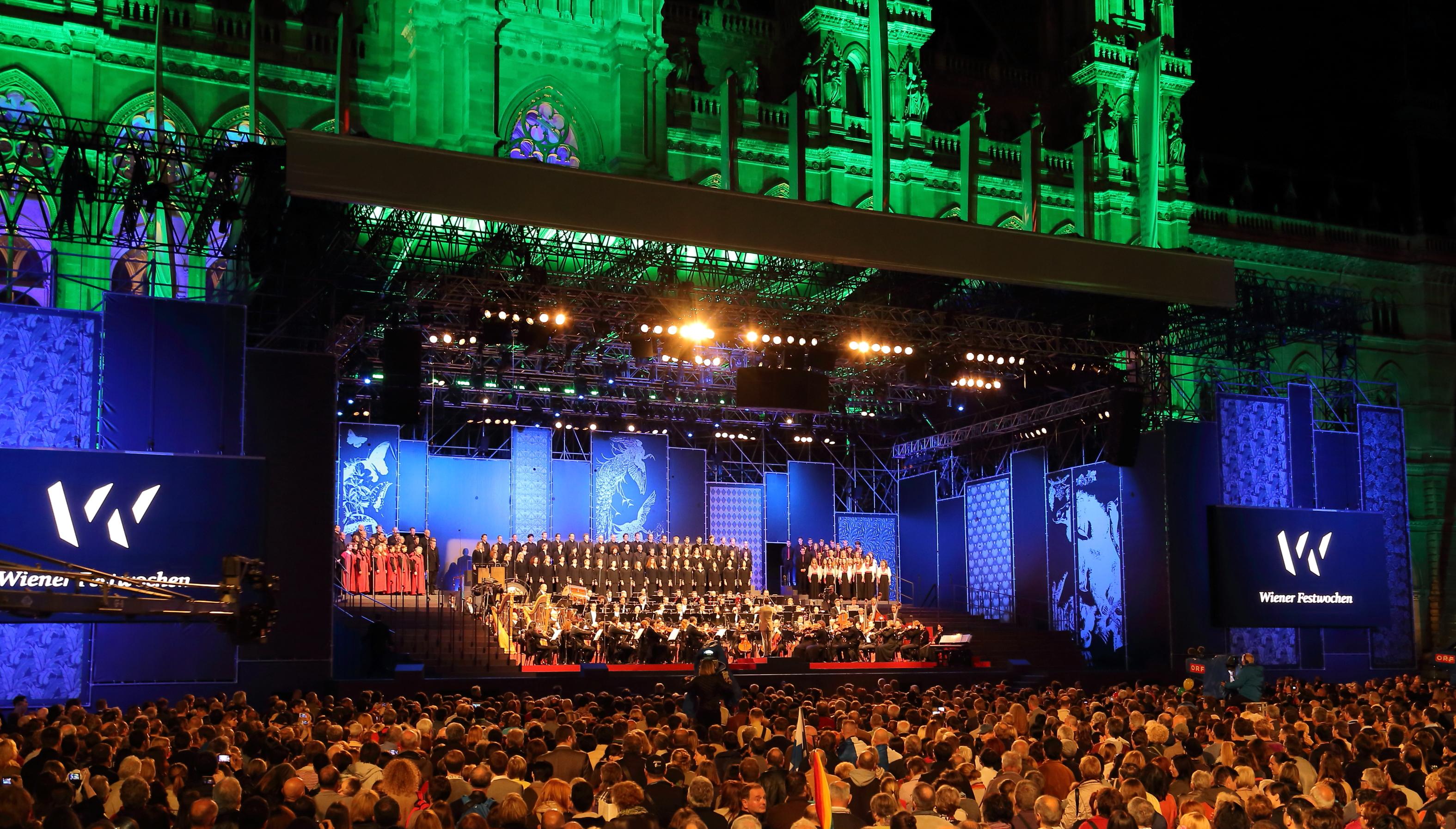 Eröffnungsveranstaltung der Wiener Festwochen 2014 am 9. Mai mit dem Arnold Schoenberg Chor und dem Radio-Symphonie
