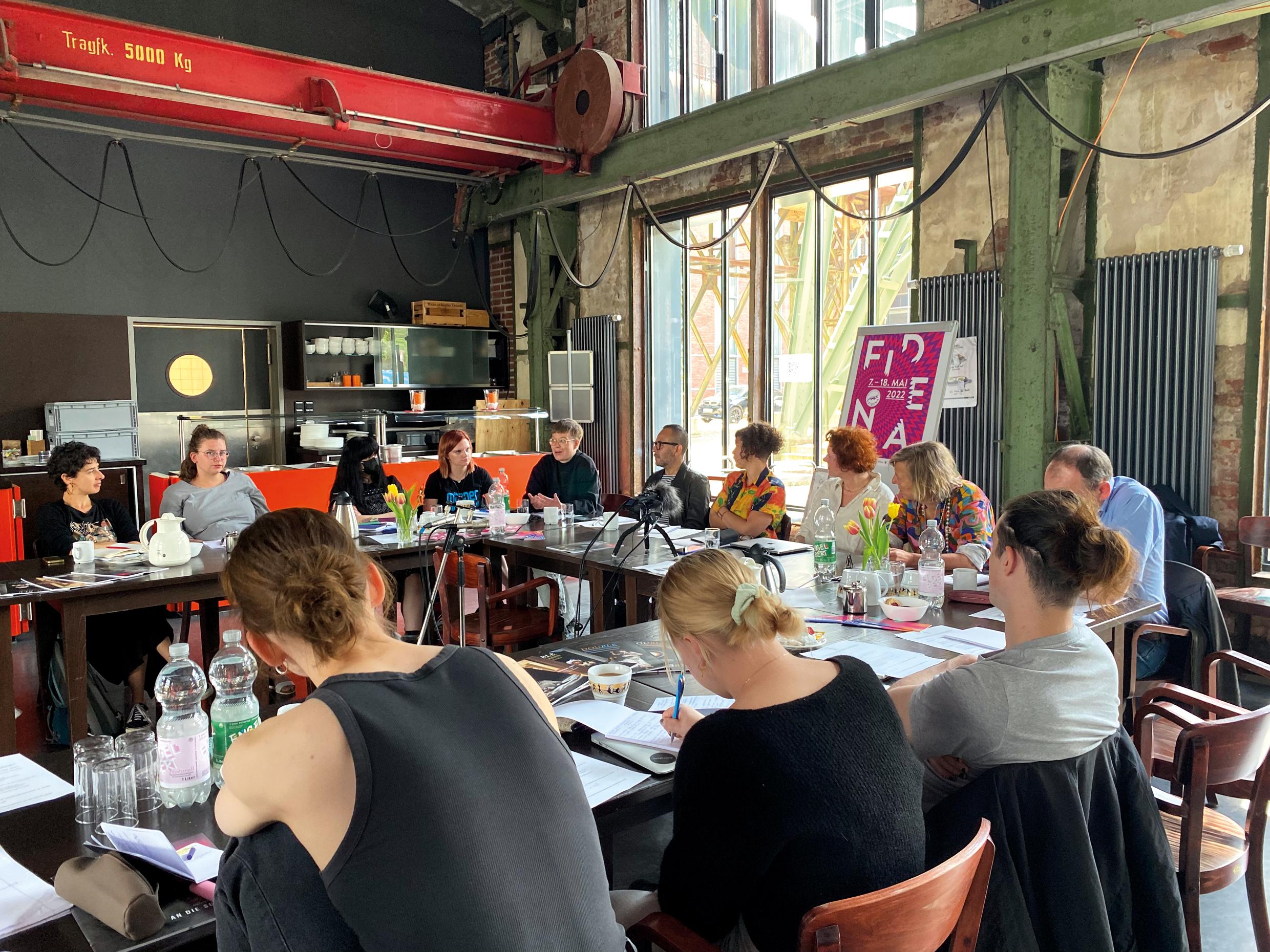 Netzwerken gegen die Angst, double Diskurs Nr. 11 auf der FIDENA 2022. Foto: dfp 2022