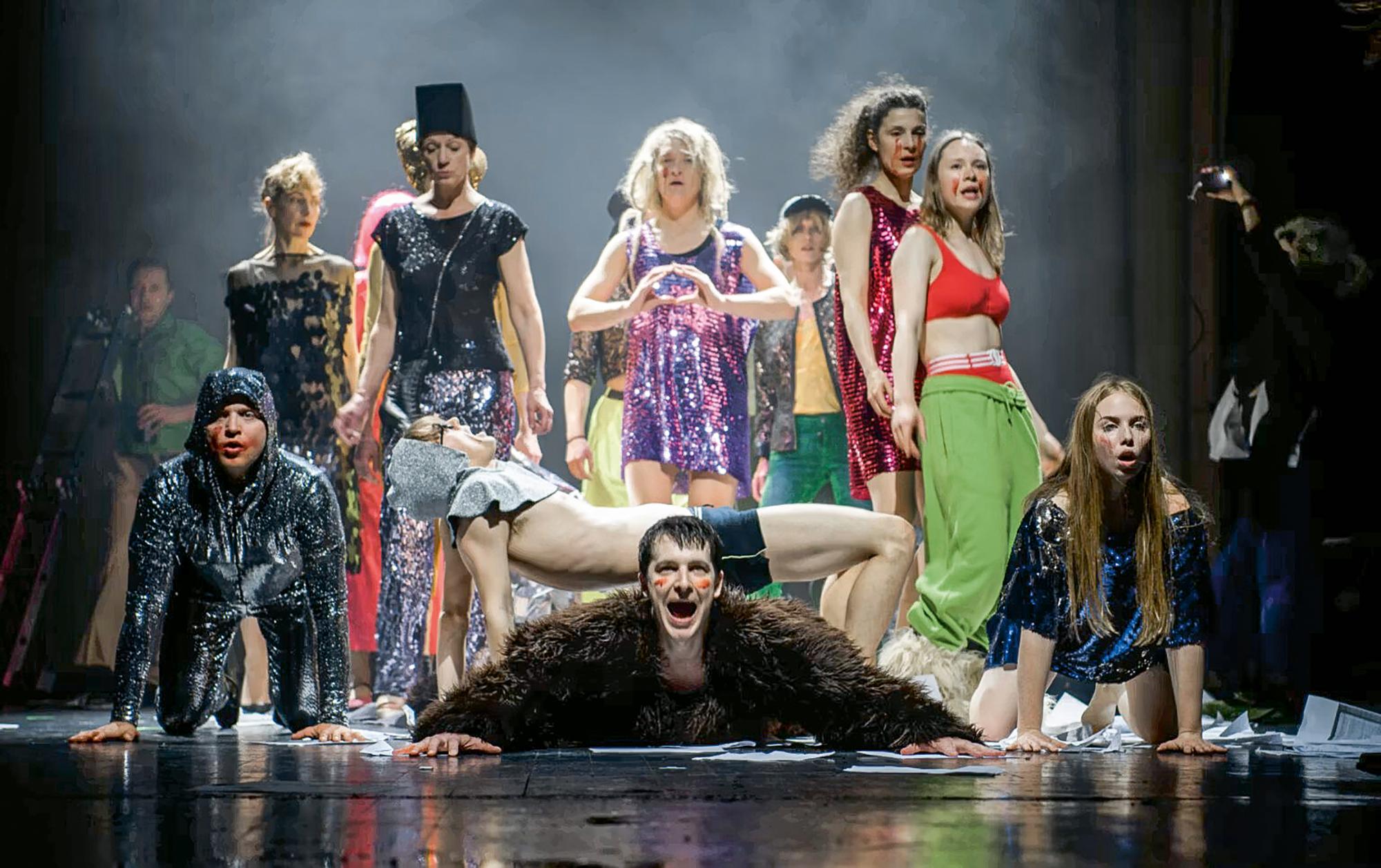 „Travelers“ von Árpád Schilling beim Voices Festival in Berlin