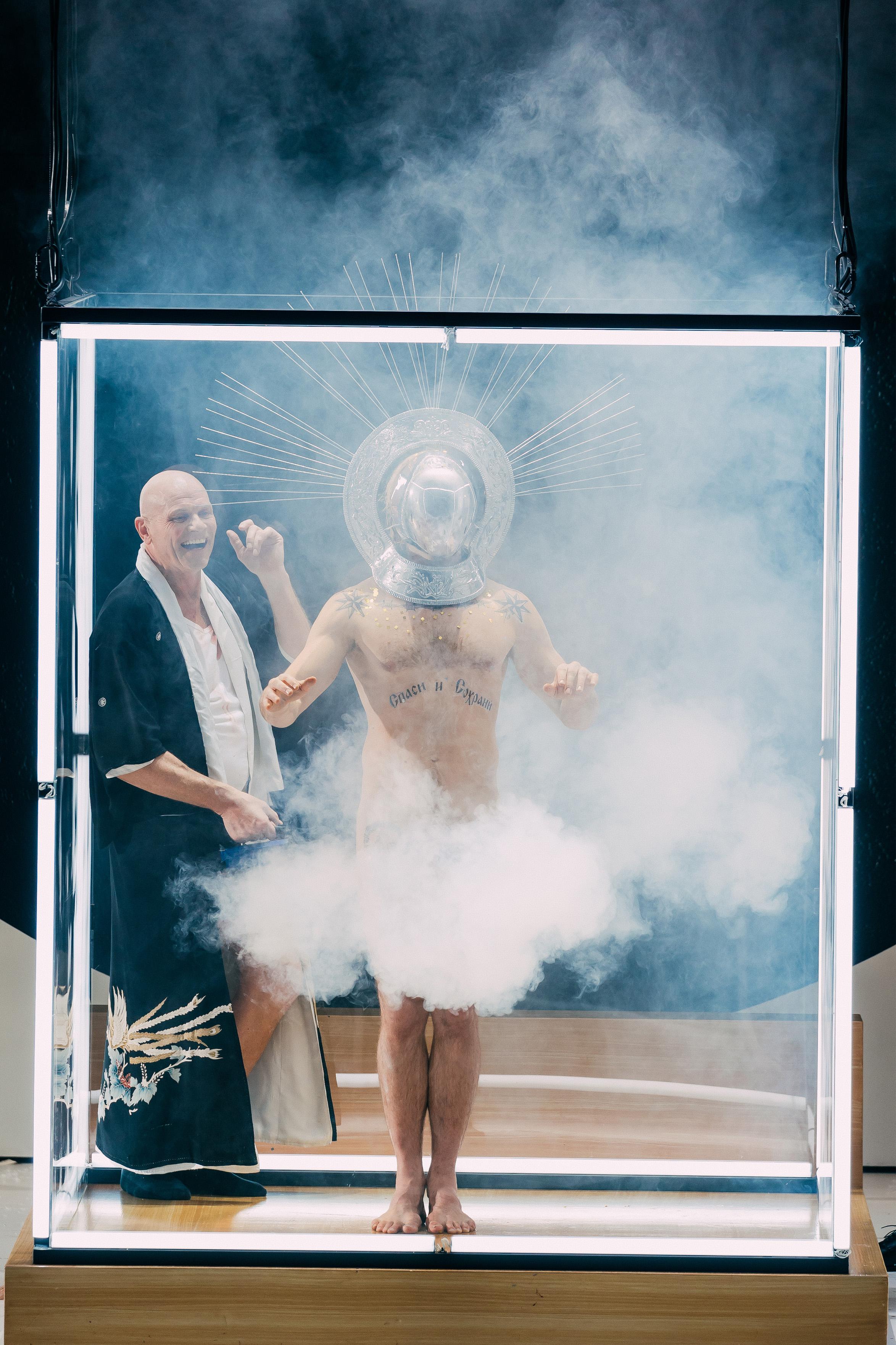 „Das Leben mit einem Idioten ist voller Überraschungen“ – Kirill Serebrennikov inszeniert Schnittke am Opernhaus Zürich.