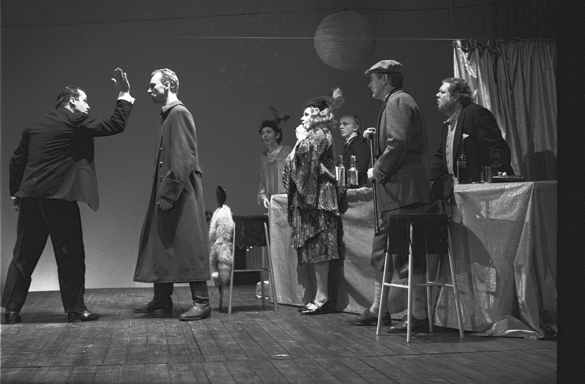 1989 »Trommeln in der Nacht« von Bertolt Brecht