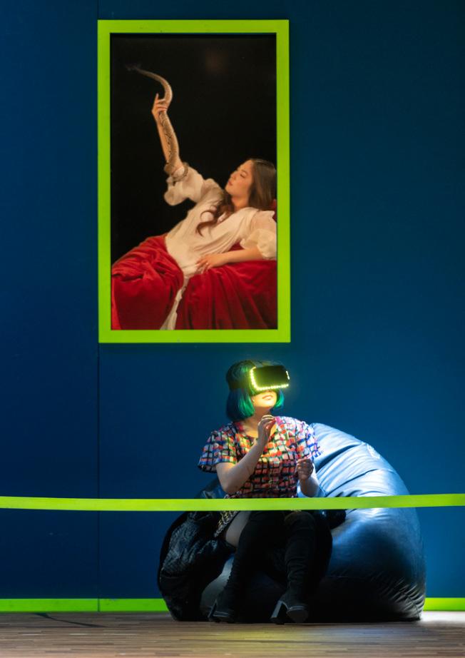 Jihyun Cecilia Lee in der Hybrid-Oper „Orfeo ed Euridice” unter der Regie von André Bücker am Staatstheater Augsburg. Foto: Jan-Pieter Fuhr