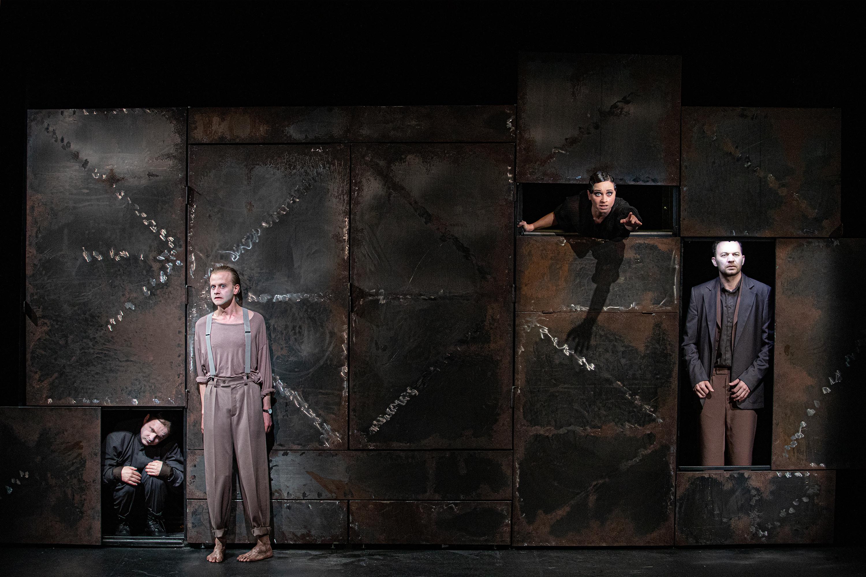 „Caligula“, Regie Ivan Uryvskyi vom Nationaltheater Kyjiw beim KONTAKT Festival. Foto Julia Weber