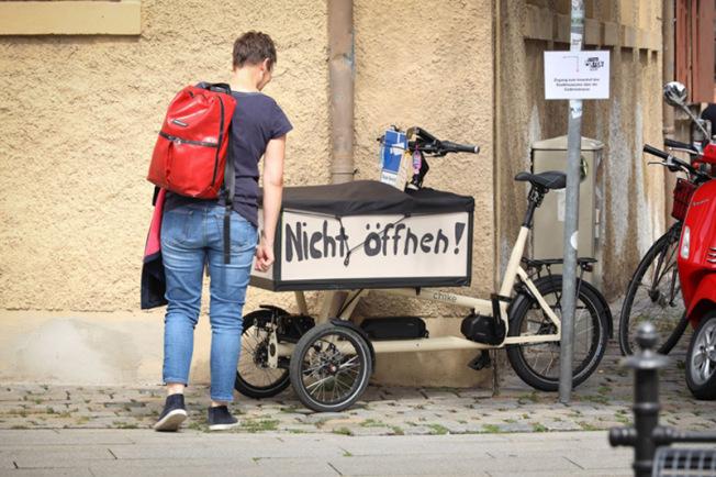 Foto: Ariel Doron, Do not open! Foto Erich Malter Copyright: Erlanger Poetenfest 2020